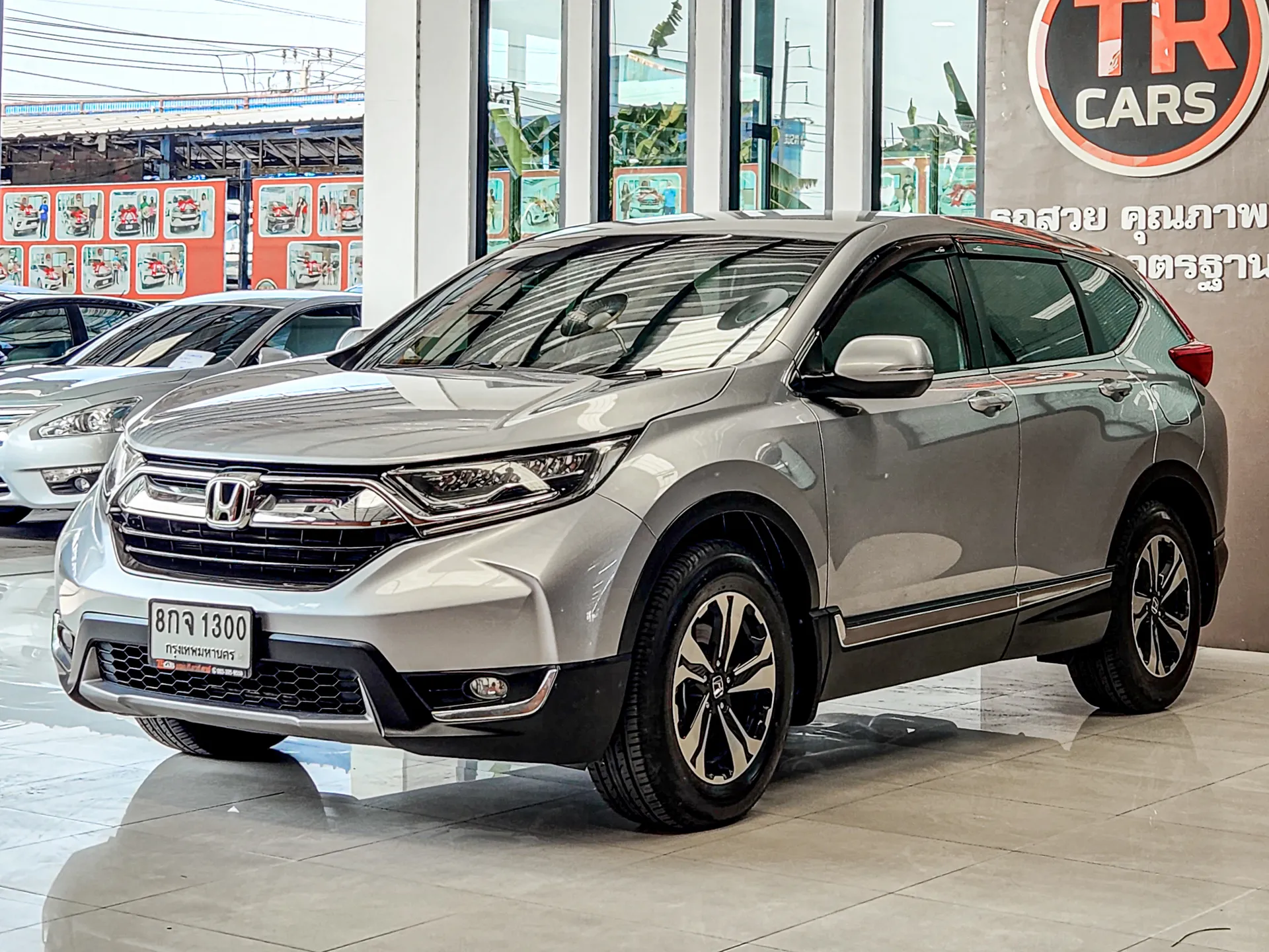 CR-V 2.4 E 2018 AT #8กจ1300 - Image 4