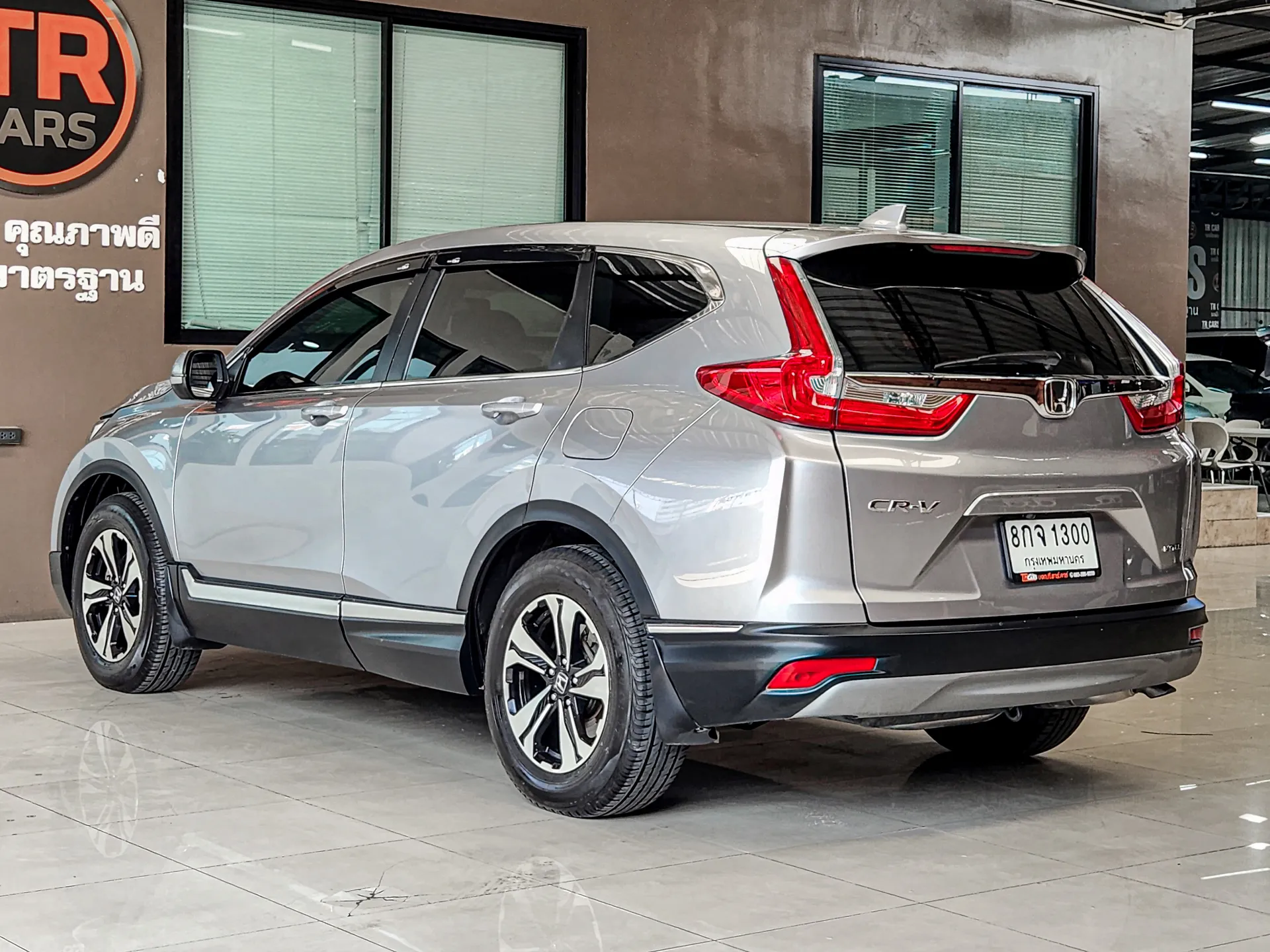 CR-V 2.4 E 2018 AT #8กจ1300 - Image 16