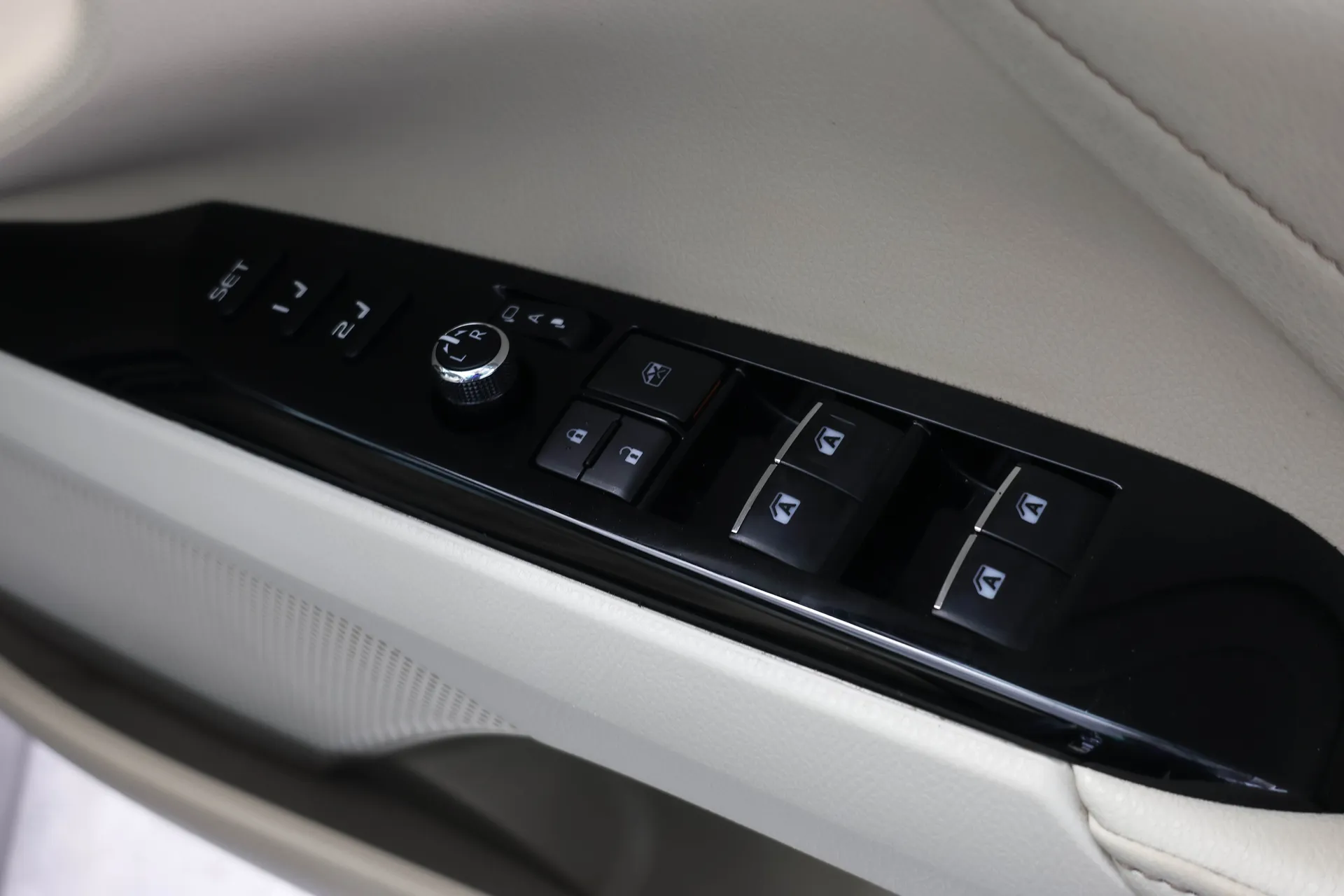 CAMRY 2.0 G 2018 AT #5ขฒ-2103 - Image 14