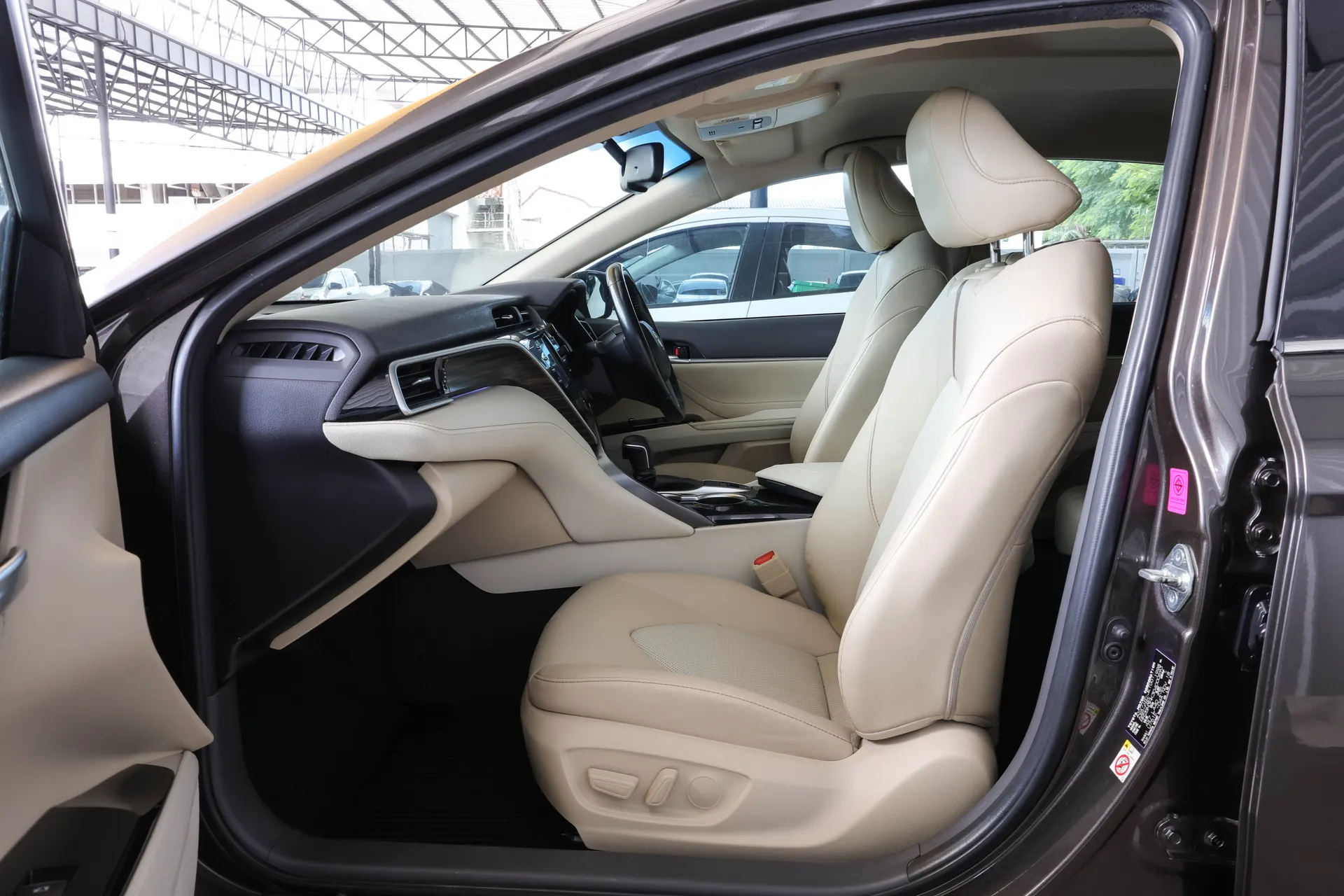 CAMRY 2.0 G 2018 AT #5ขฒ-2103 - Image 18