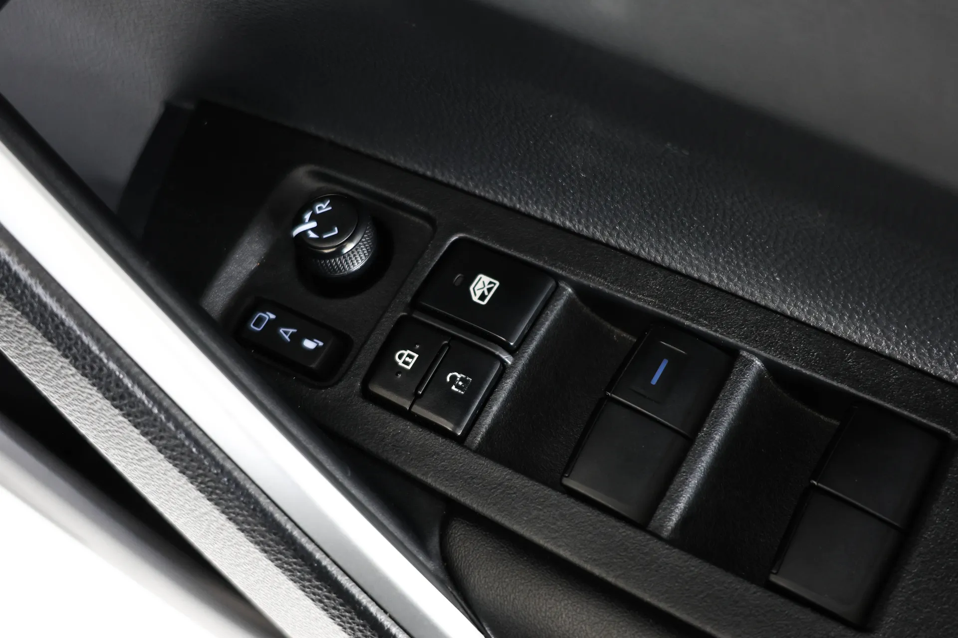 COROLLA CROSS 1.8 HYBRID 2021 AT #9กธ-408 - Image 16
