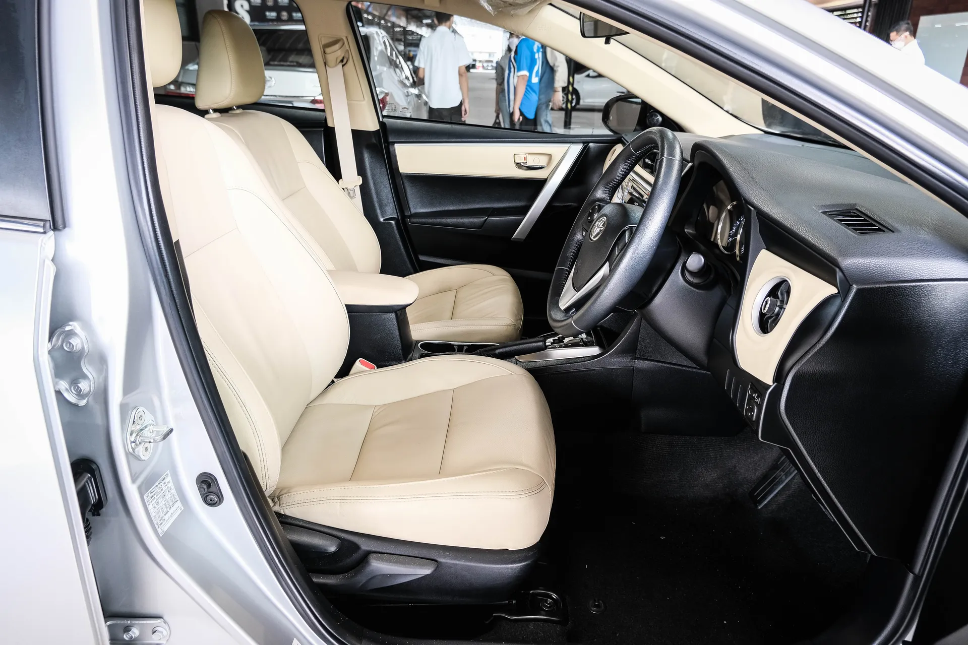 TOYOTA ALTIS 1.6 G 2017 AT #6กร5716 - Image 12