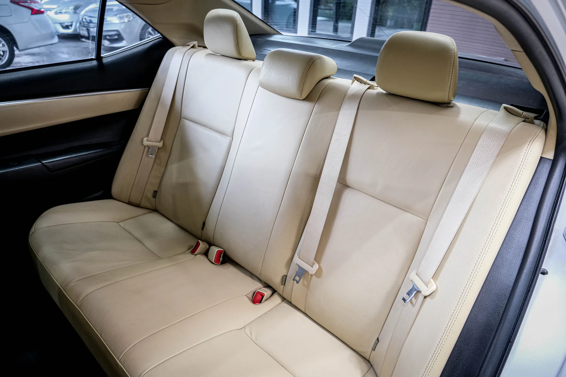 TOYOTA ALTIS 1.6 G 2018 AT #7กฌ3748 - Image 12