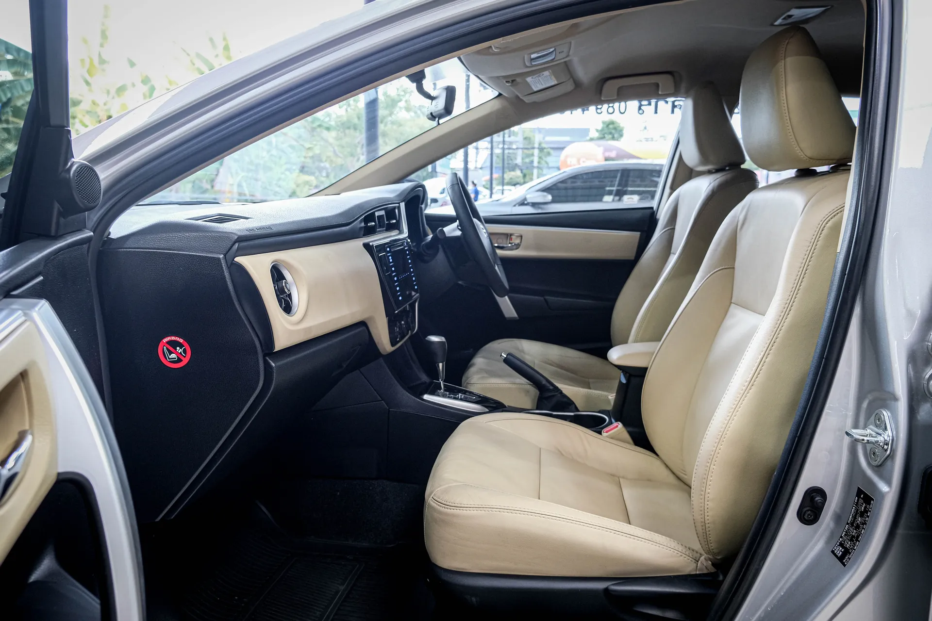 TOYOTA ALTIS 1.6 G 2018 AT #7กฌ3748 - Image 9