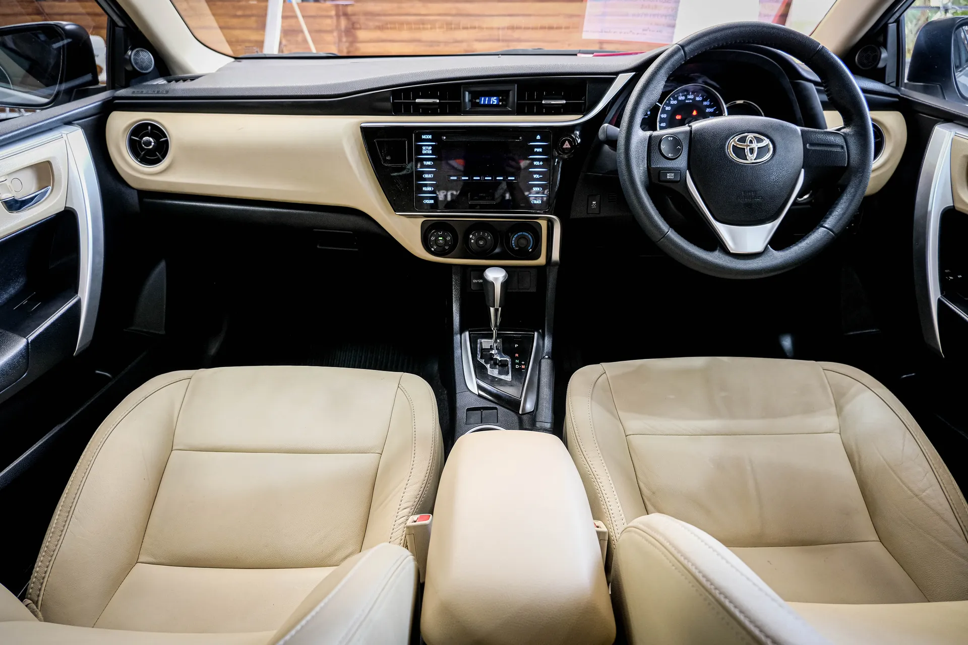TOYOTA ALTIS 1.6 G 2018 AT #7กฌ3748 - Image 8
