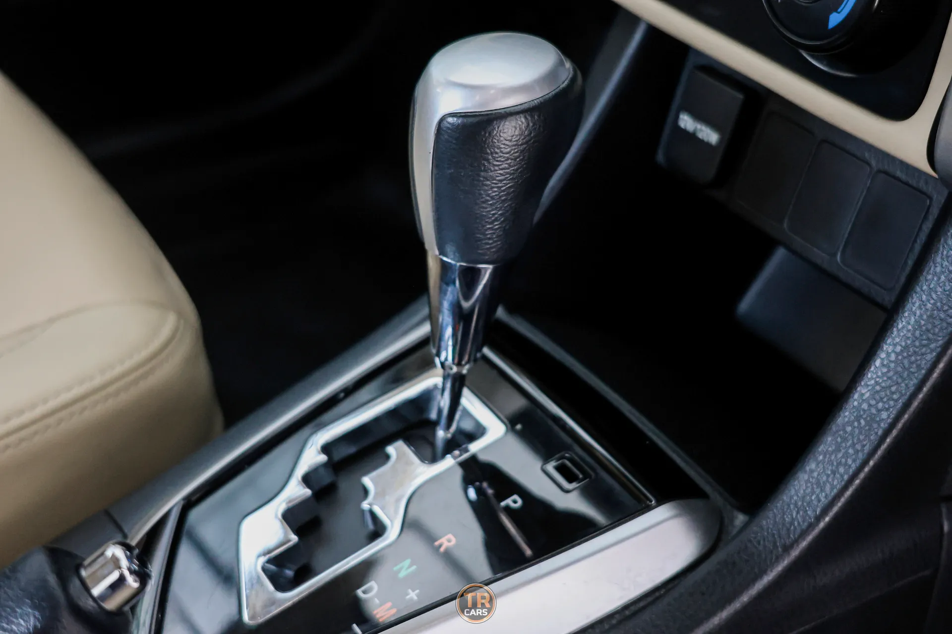 ALTIS 1.6 G 2018 AT #7กม-8631 - Image 12