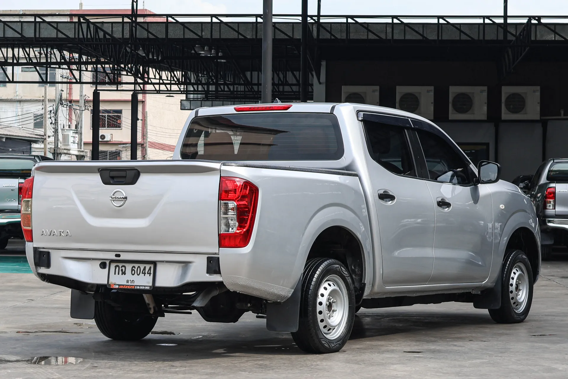 NISSAN NAVARA NP300 DOUBLE CAB 2.5S 2021 MT - Image 3