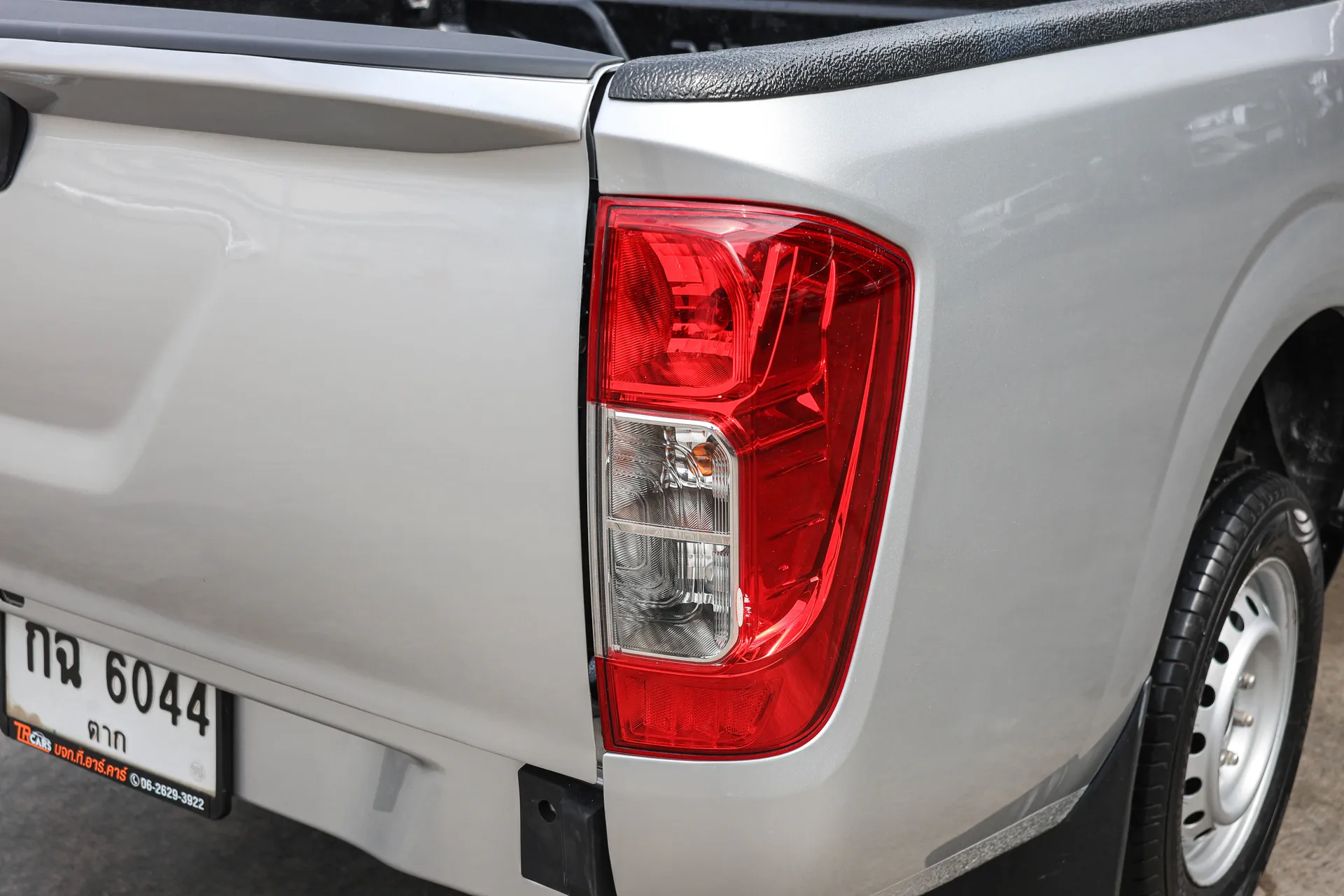 NISSAN NAVARA NP300 DOUBLE CAB 2.5S 2021 MT - Image 10