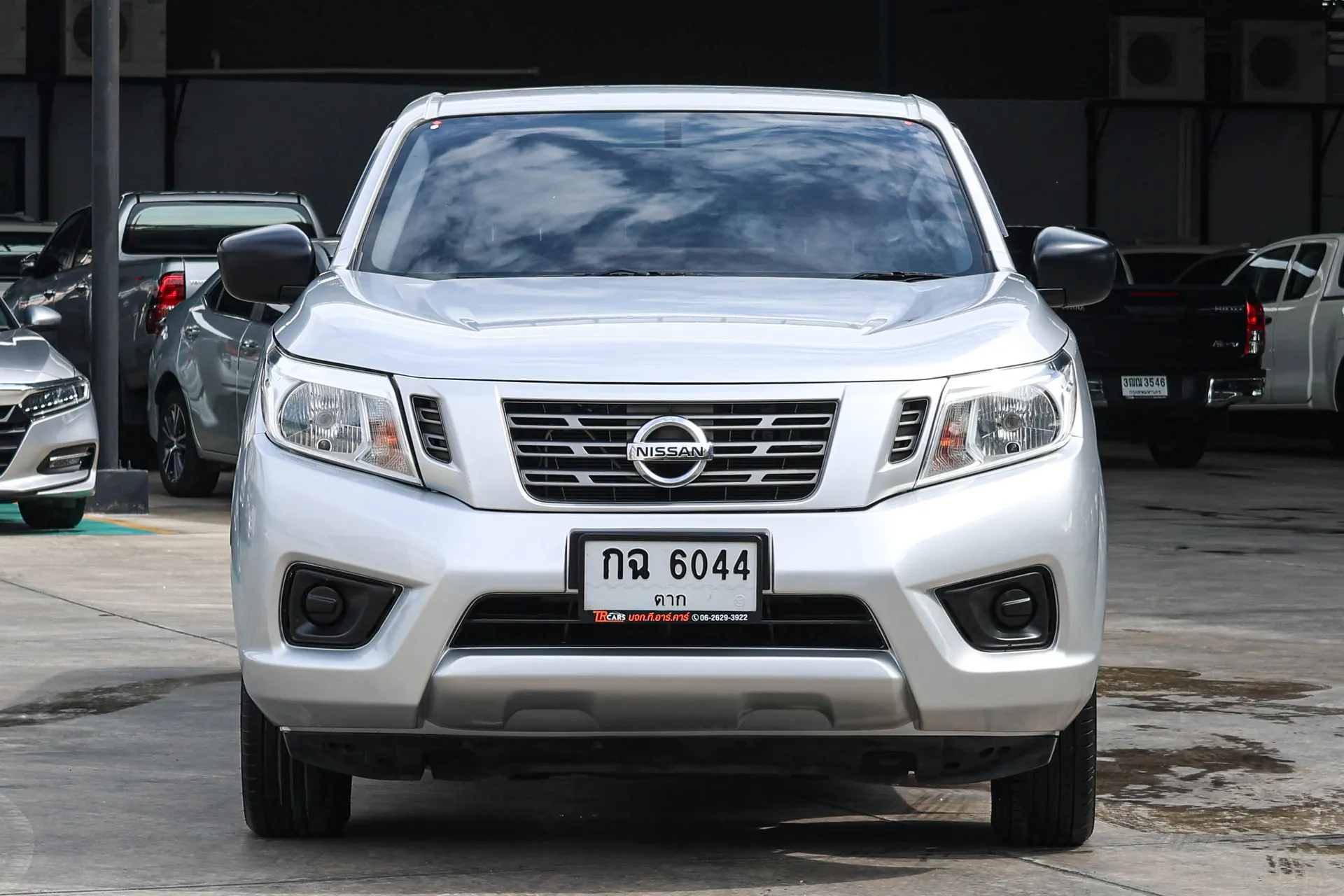 NISSAN NAVARA NP300 DOUBLE CAB 2.5S 2021 MT - Image 4