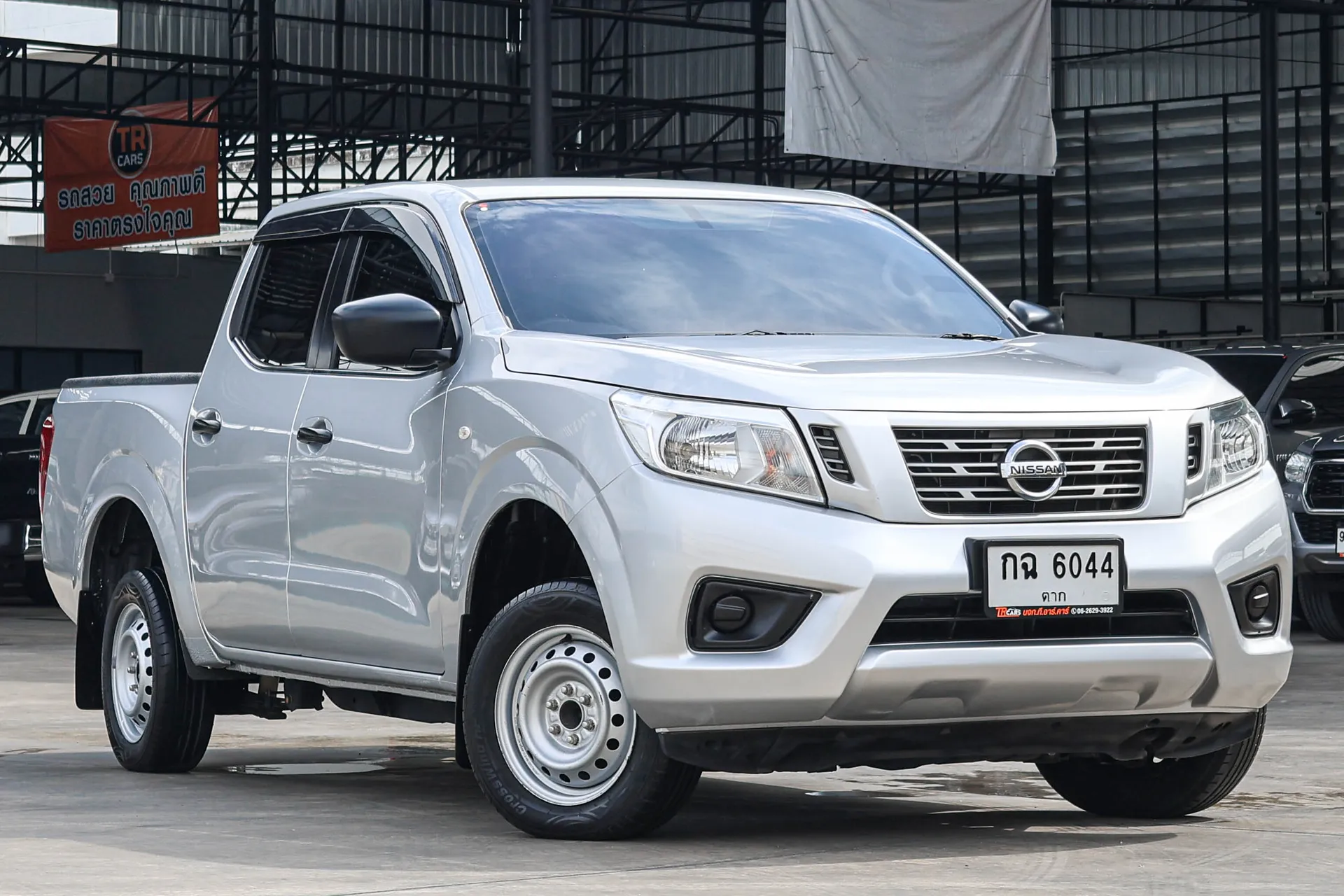 NISSAN NAVARA NP300 DOUBLE CAB 2.5S 2021 MT - Image 6