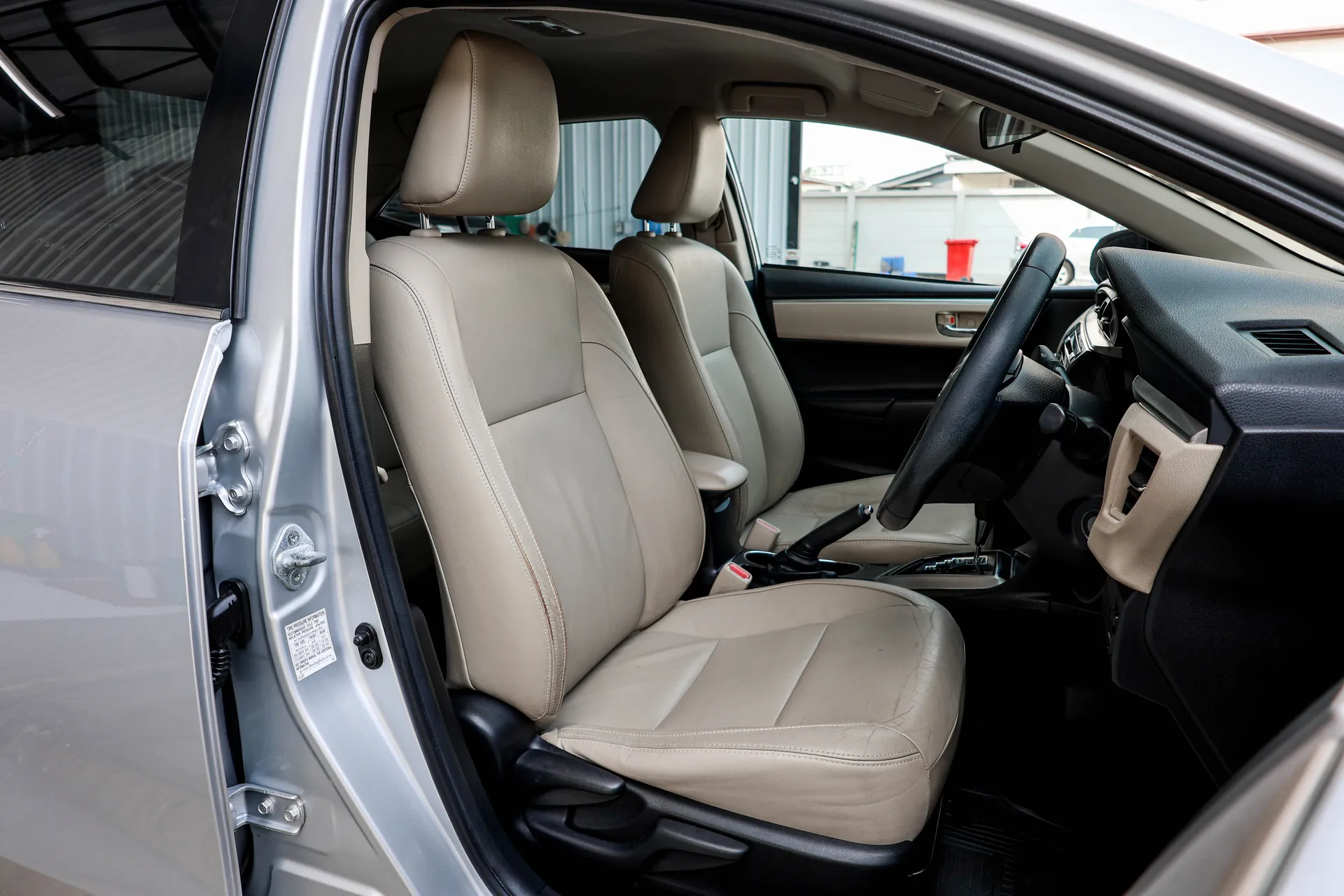 ALTIS 1.6 G 2016 AT #5กถ-8206 - Image 13