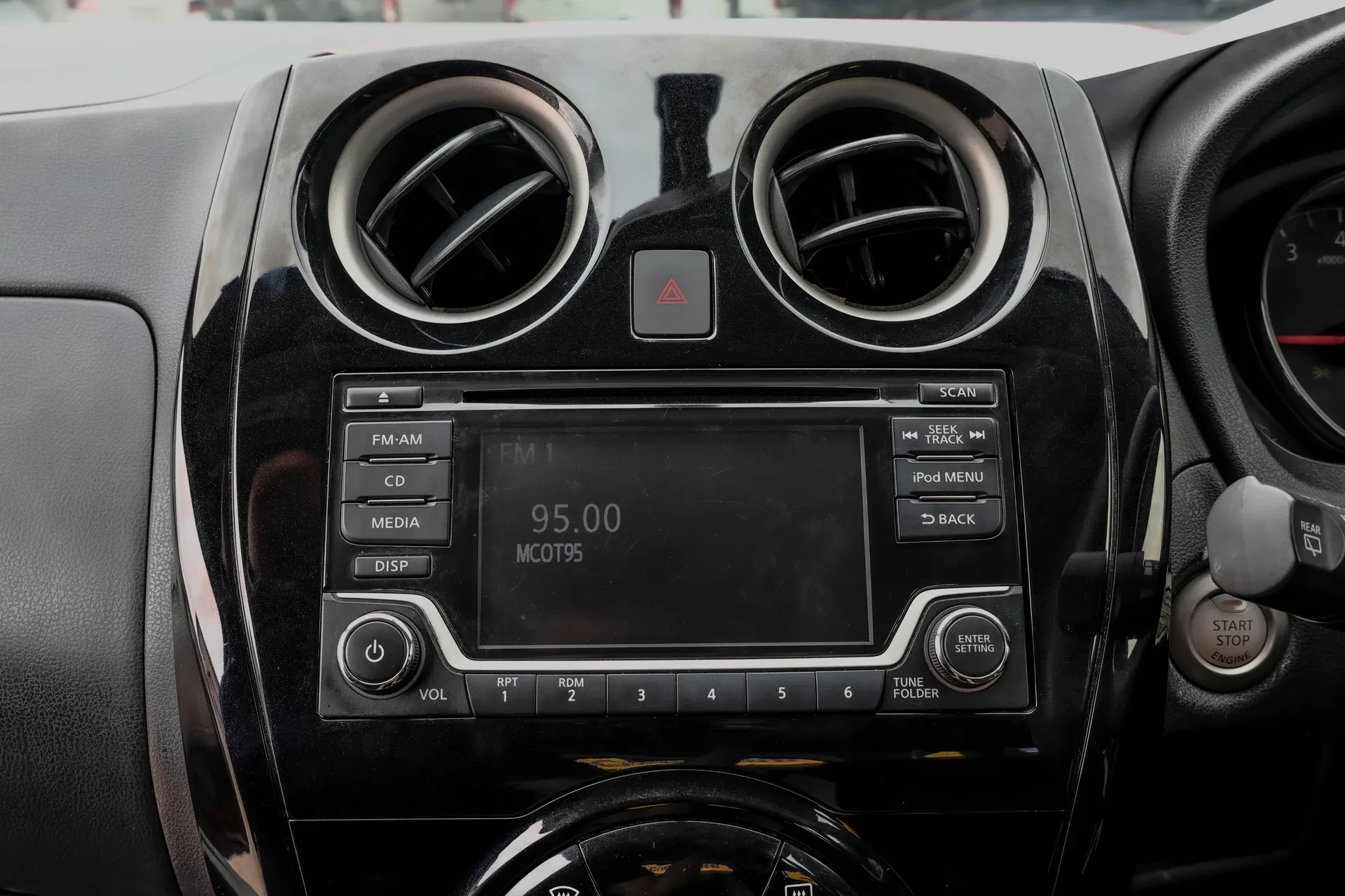 NISSAN NOTE 1.2 V 2017 AT #8กฒ-1479 - Image 9