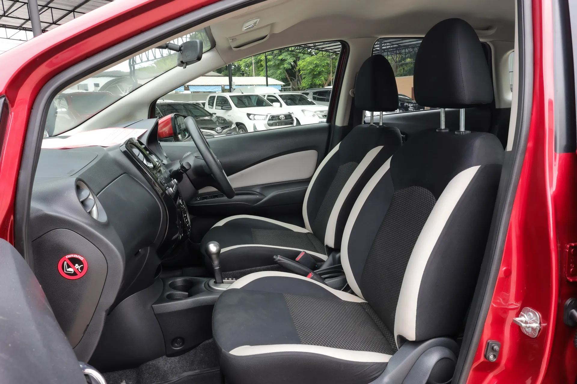NISSAN NOTE 1.2 V 2017 AT #8กฒ-1479 - Image 16