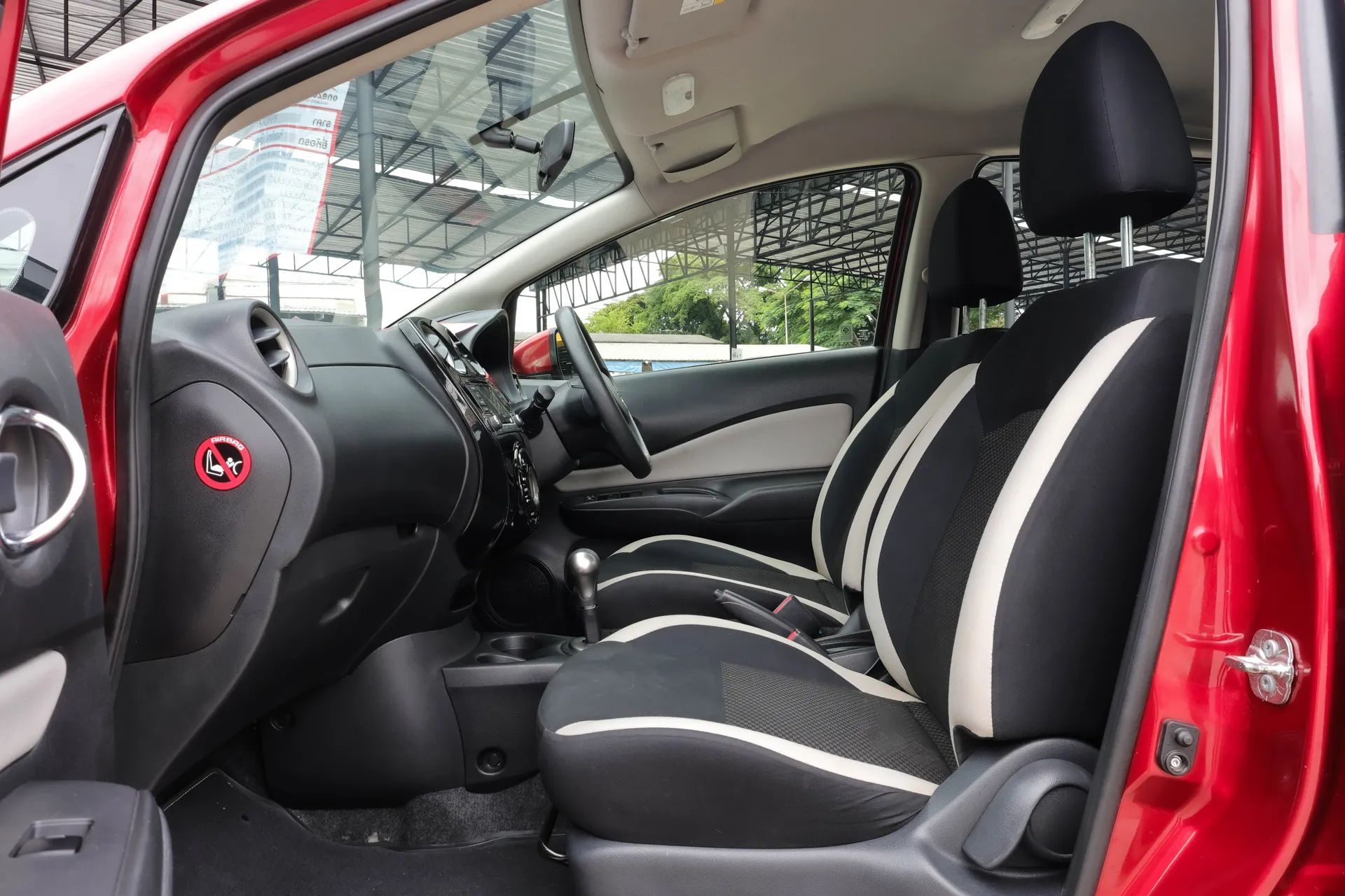 NISSAN NOTE 1.2 V 2017 AT #8กฒ-1479 - Image 17