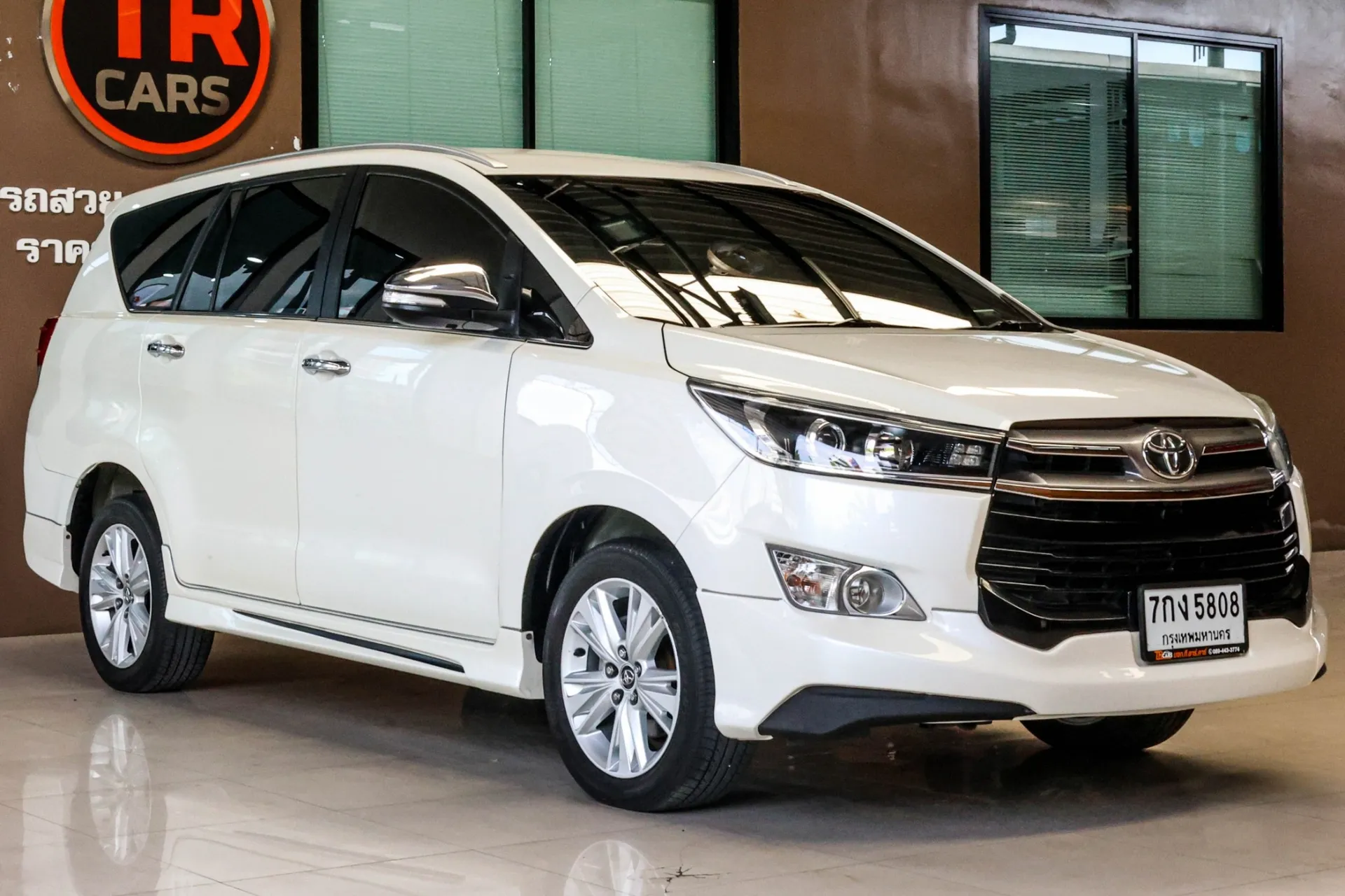 INNOVA 2.8 V 2018 AT