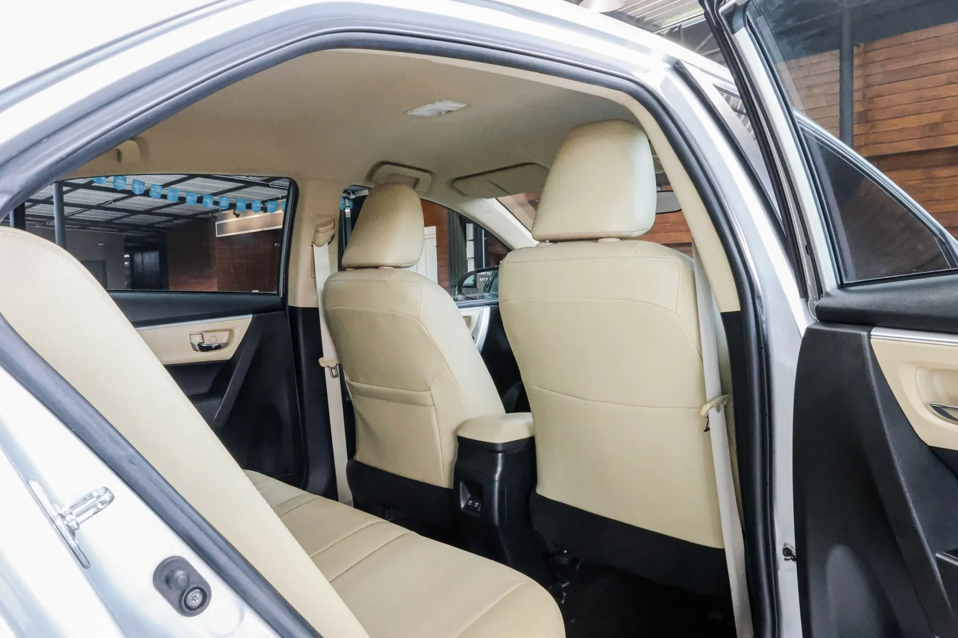 ALTIS 1.6 G 2018 AT #7กม-8631 - Image 18