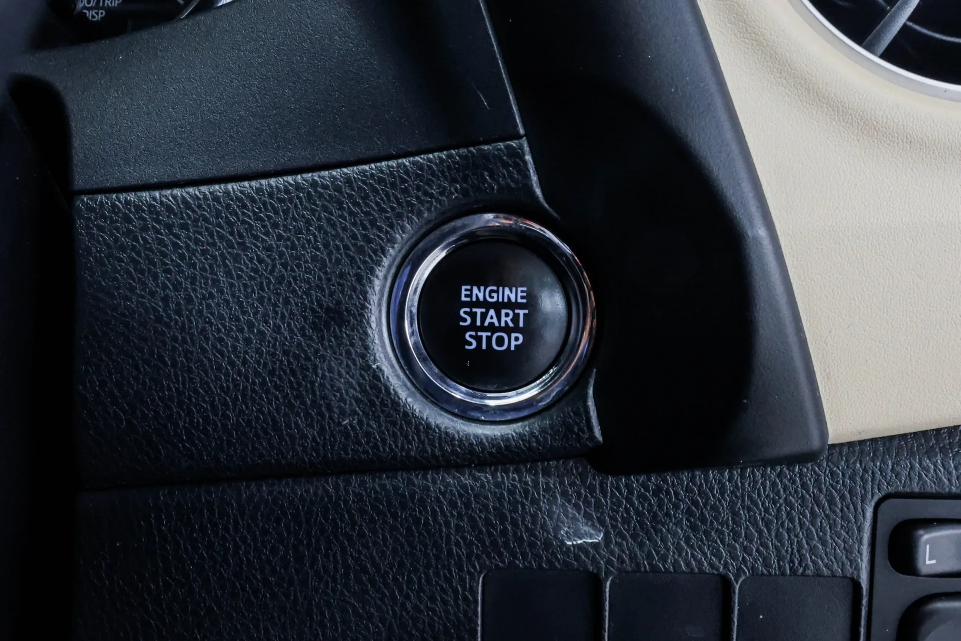 ALTIS 1.6 G 2018 AT #7กม-8631 - Image 9