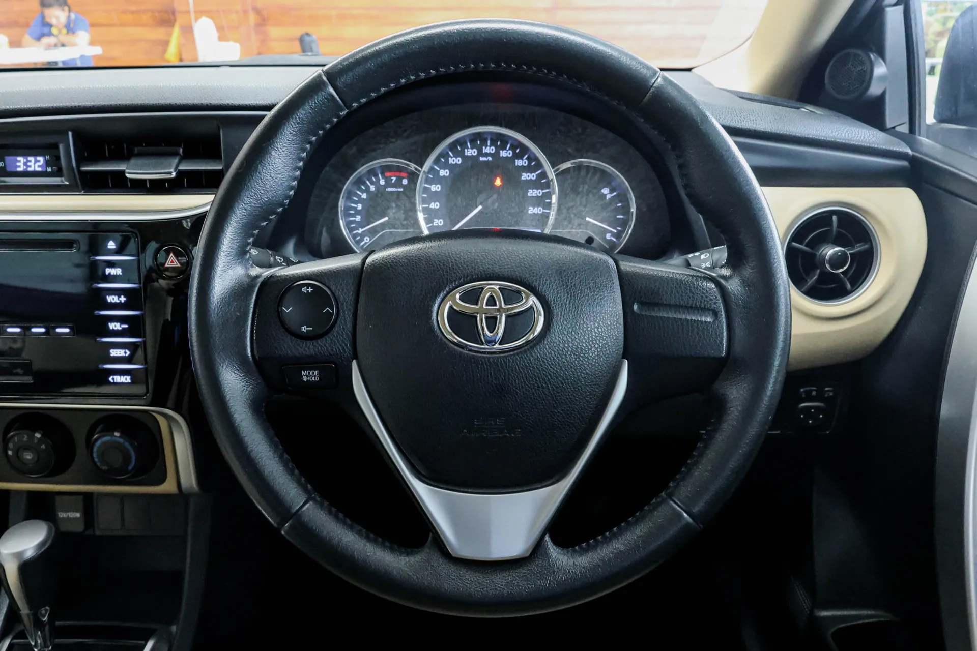 ALTIS 1.6 G 2018 AT #7กม-8631 - Image 8