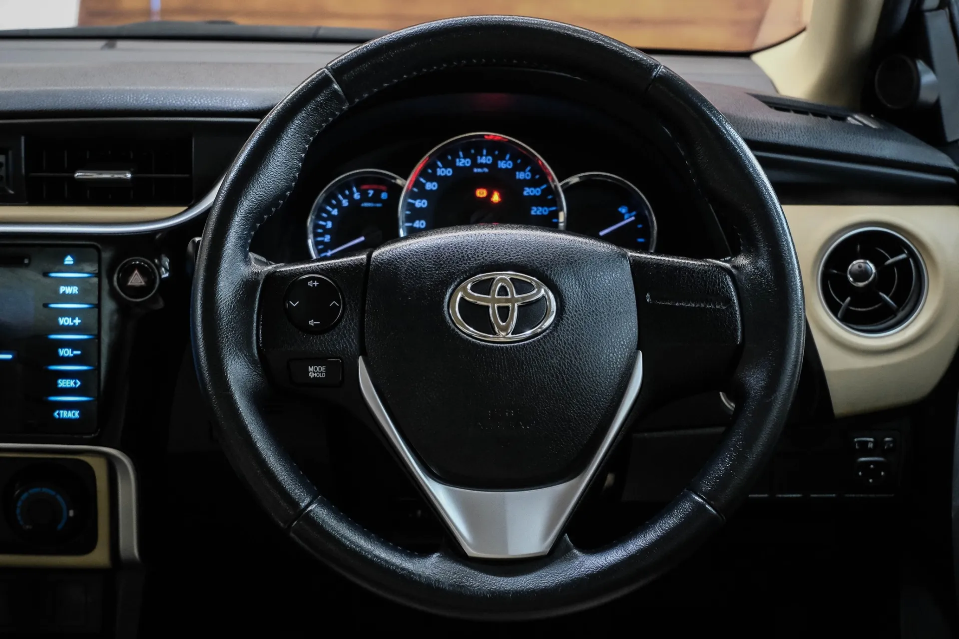 TOYOTA ALTIS 1.6 G 2017 AT #6กฎ3253 - Image 4