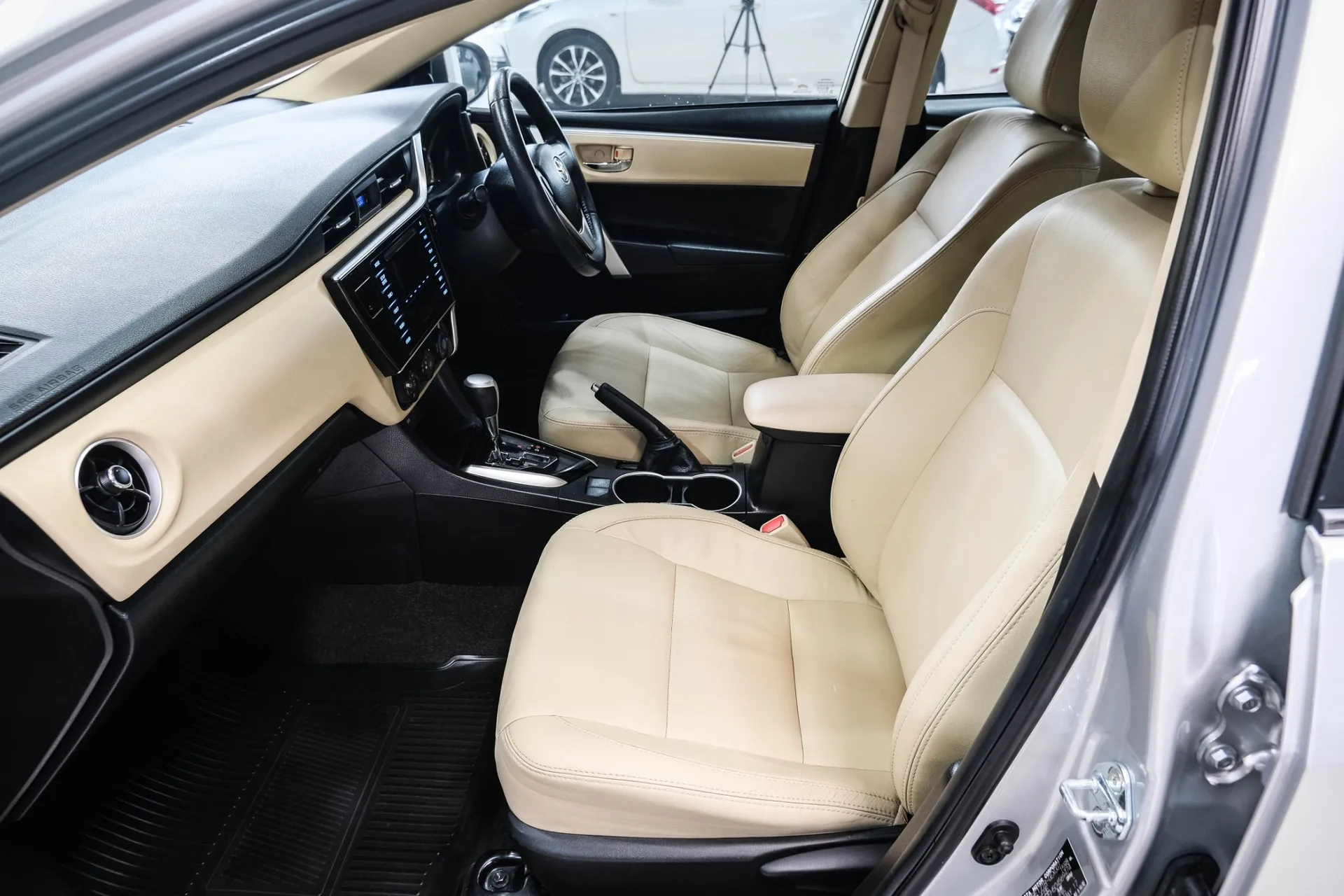 TOYOTA ALTIS 1.6 G 2017 AT #6กฎ3253 - Image 9