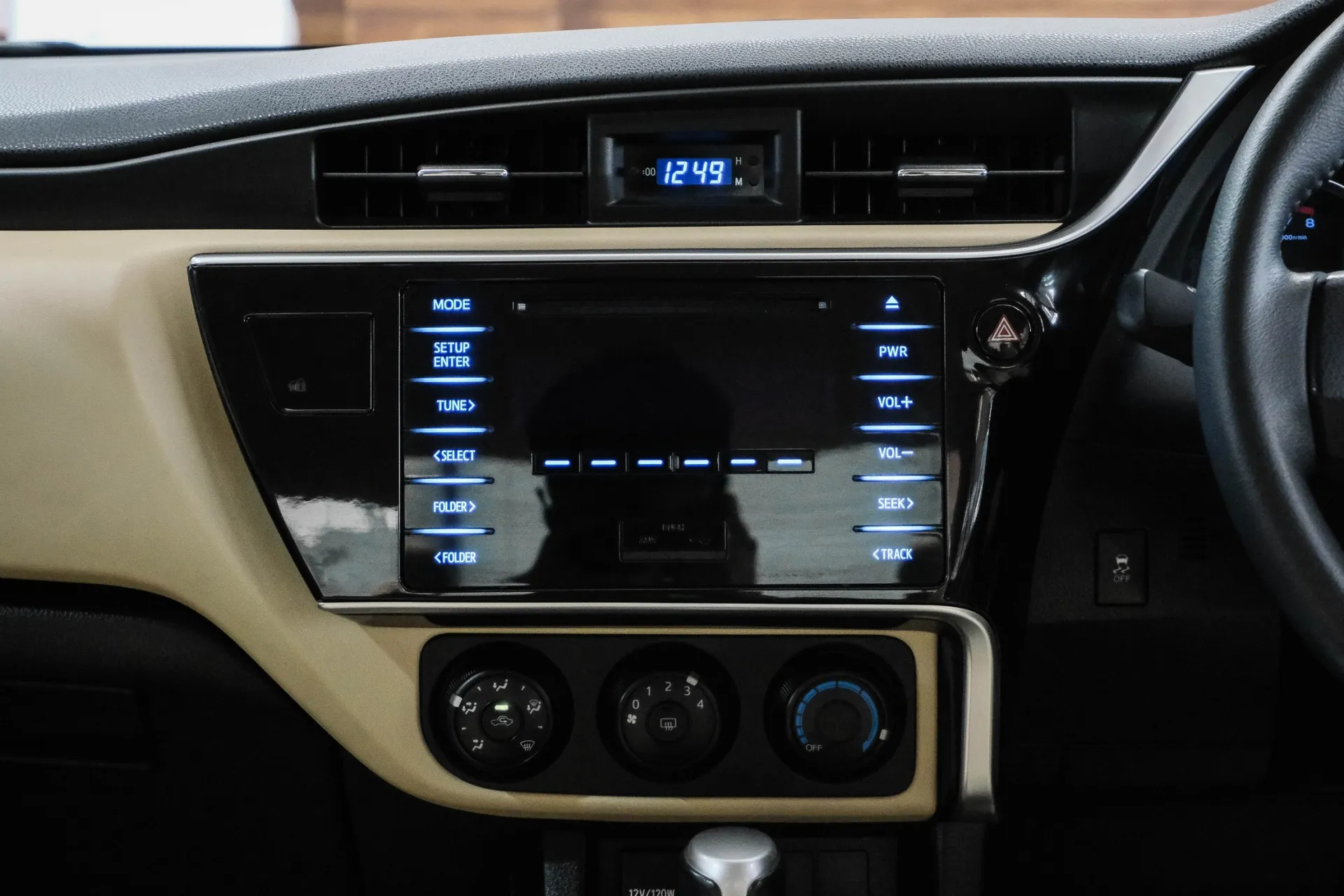TOYOTA ALTIS 1.6 G 2017 AT #6กฎ3329 - Image 7