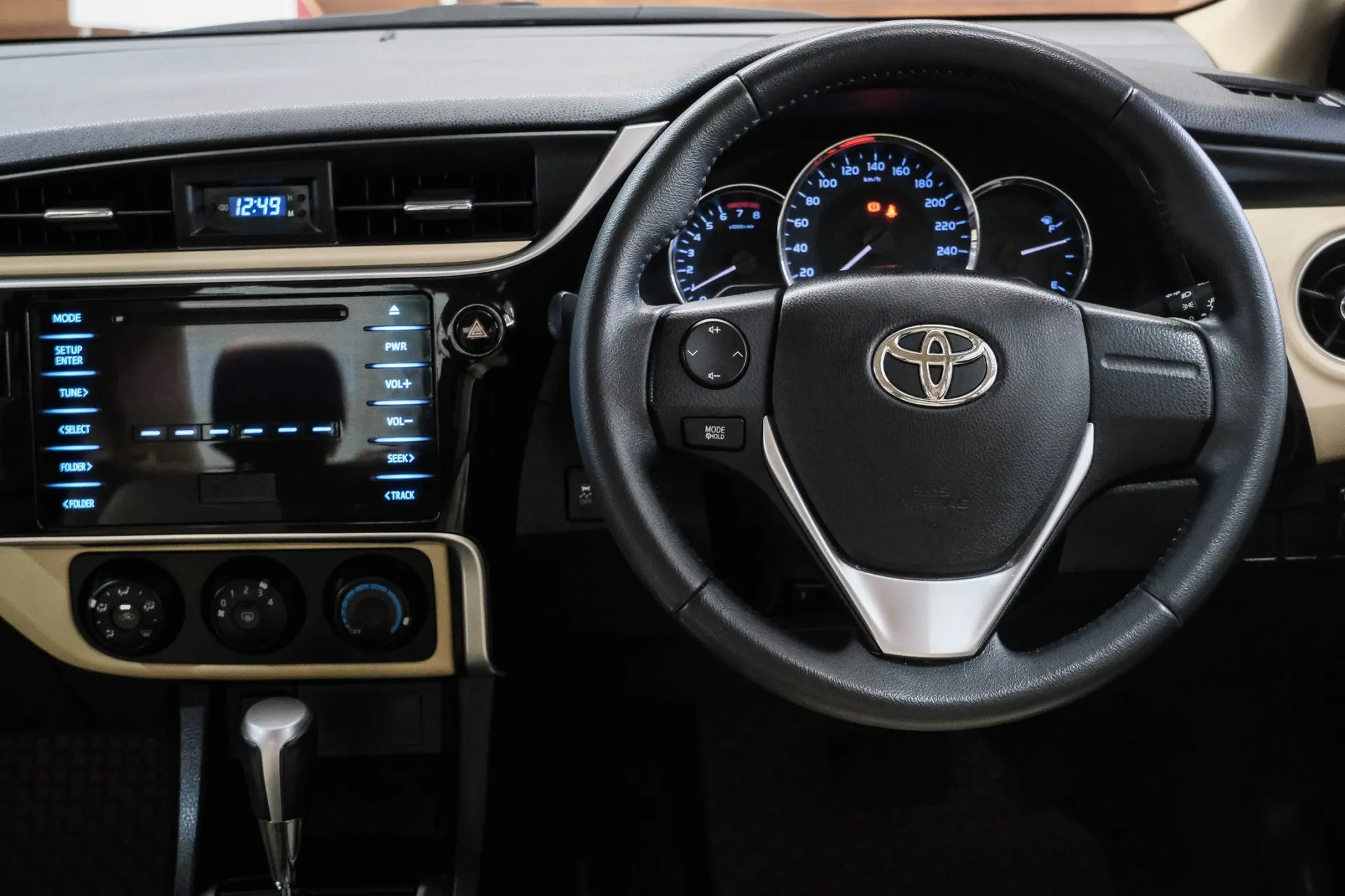 TOYOTA ALTIS 1.6 G 2017 AT #6กฎ3329 - Image 6
