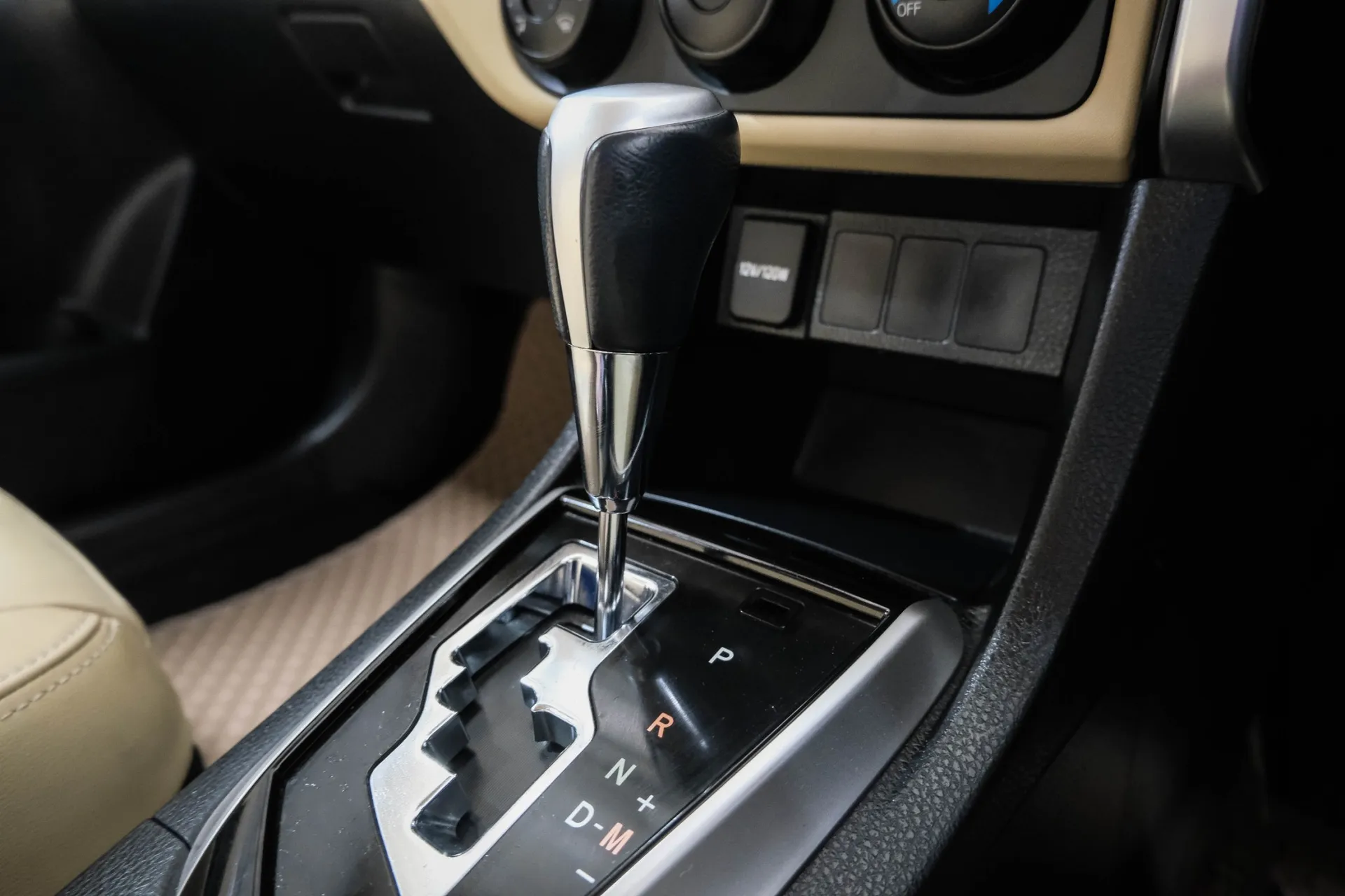 TOYOTA ALTIS 1.6 G 2017 AT #6กฎ3329 - Image 9