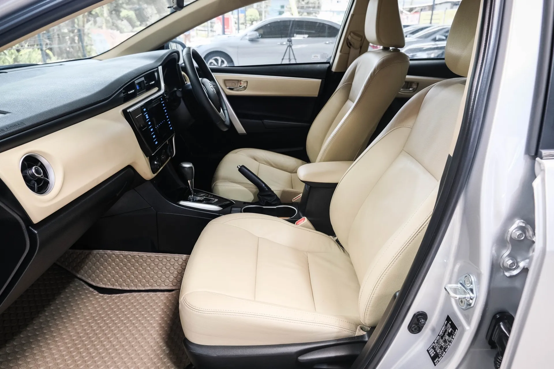 TOYOTA ALTIS 1.6 G 2017 AT #6กฎ3329 - Image 11