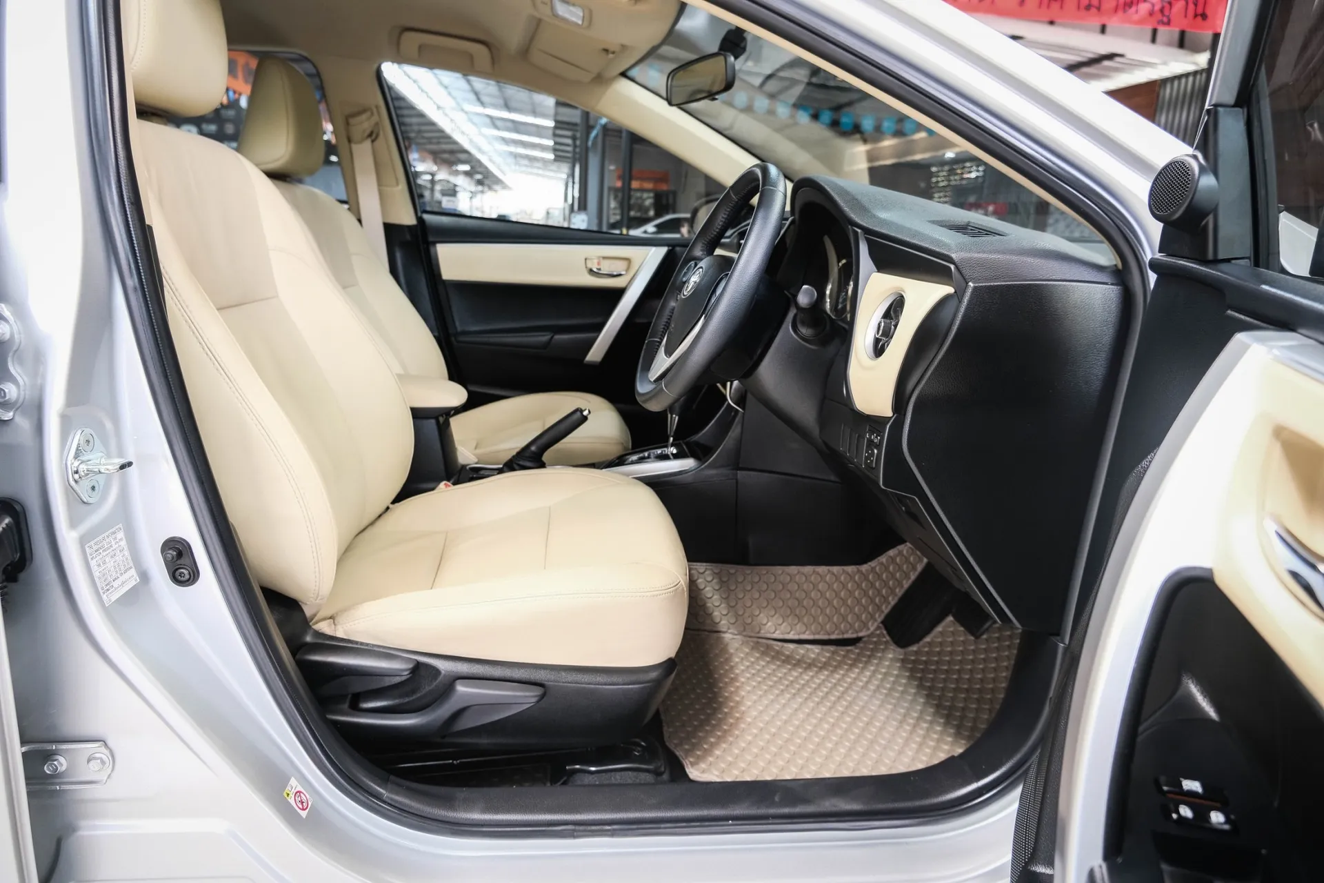 TOYOTA ALTIS 1.6 G 2017 AT #6กฎ3329 - Image 12