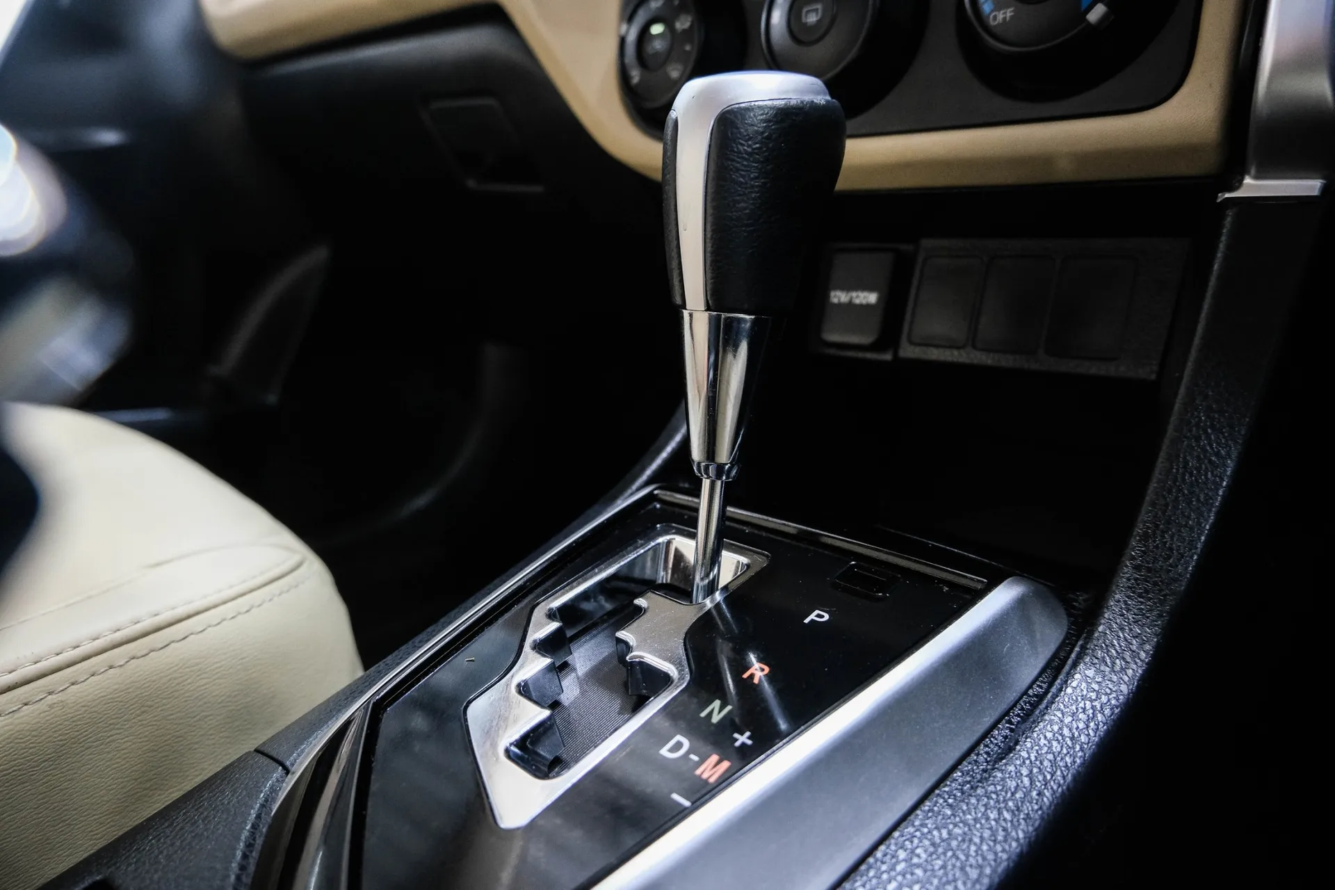 TOYOTA ALTIS 1.6 G 2017 AT #6กฒ451 - Image 7