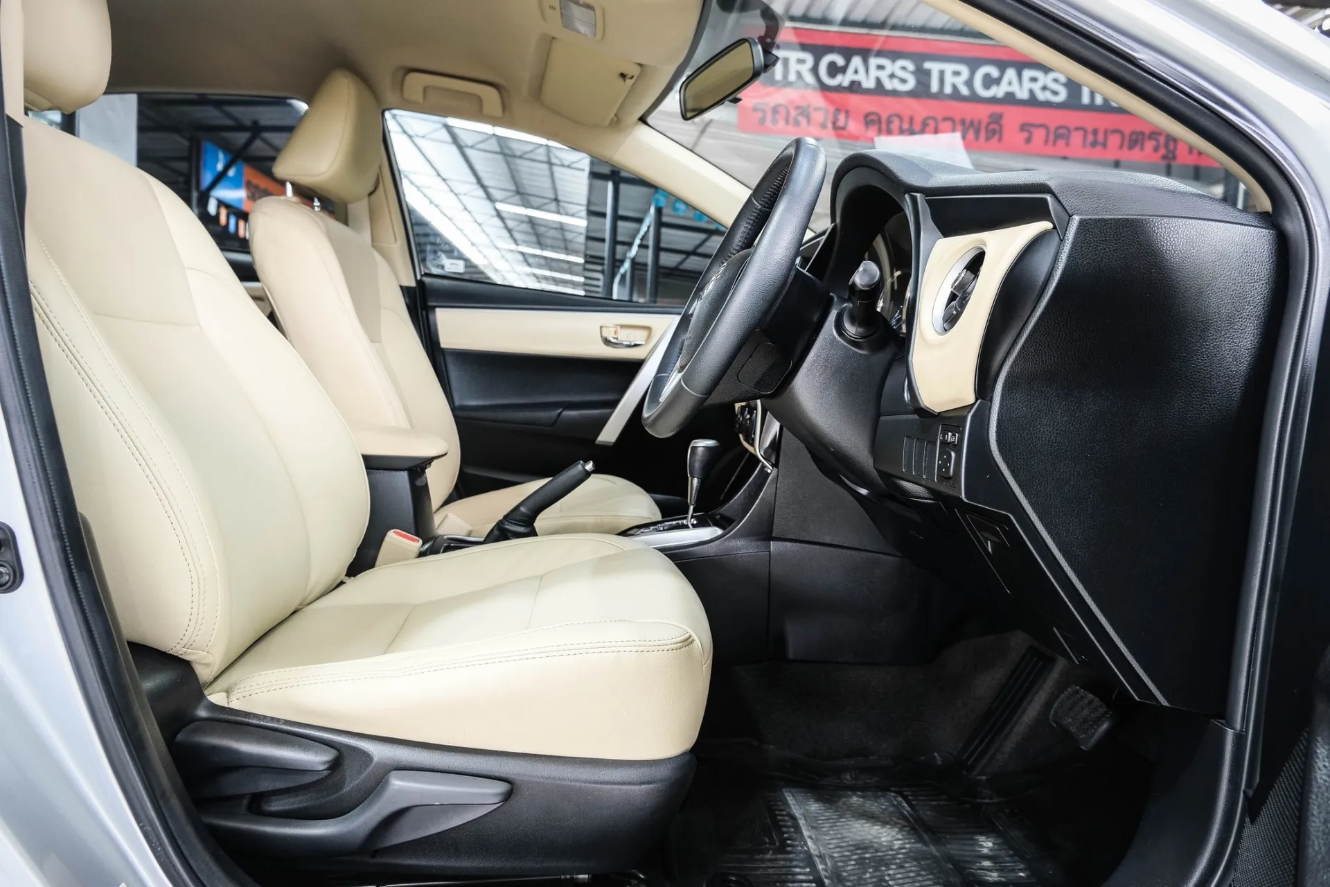TOYOTA ALTIS 1.6 G 2017 AT #6กฒ451 - Image 10
