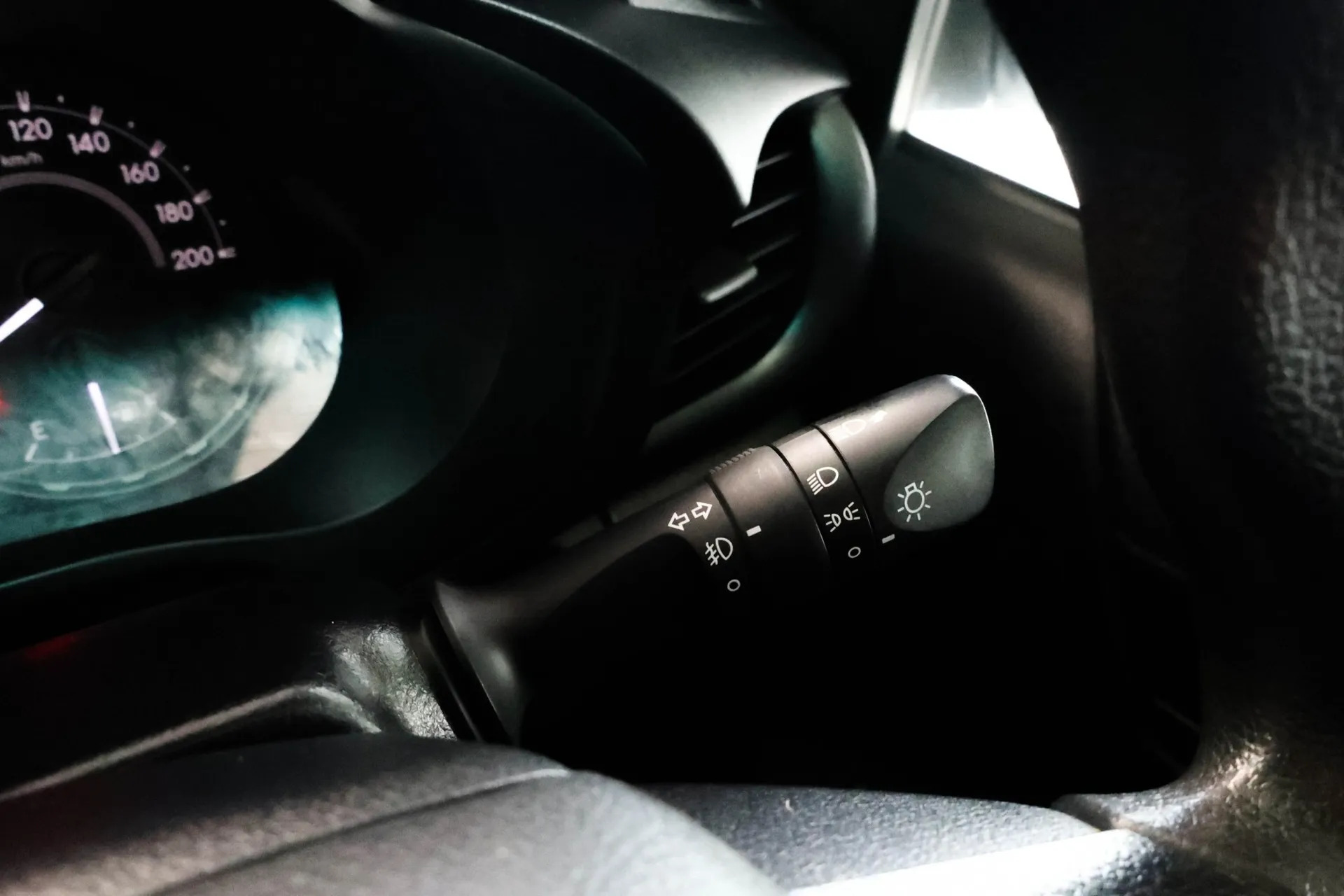 REVO SMART CAB 2.4 Z Edition 2020 MT #2ฒส-9141 - Image 11