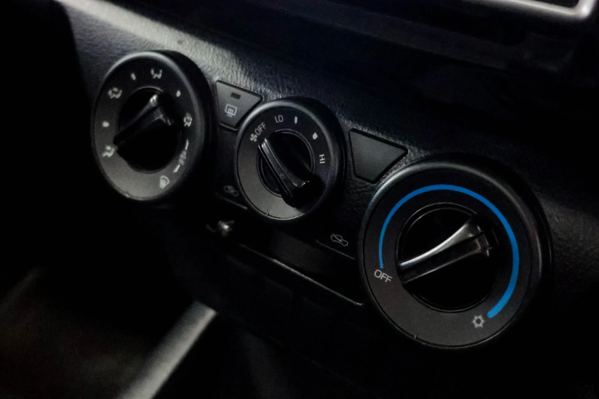 REVO SMART CAB 2.4 Z Edition 2020 MT #2ฒส-9141 - Image 13