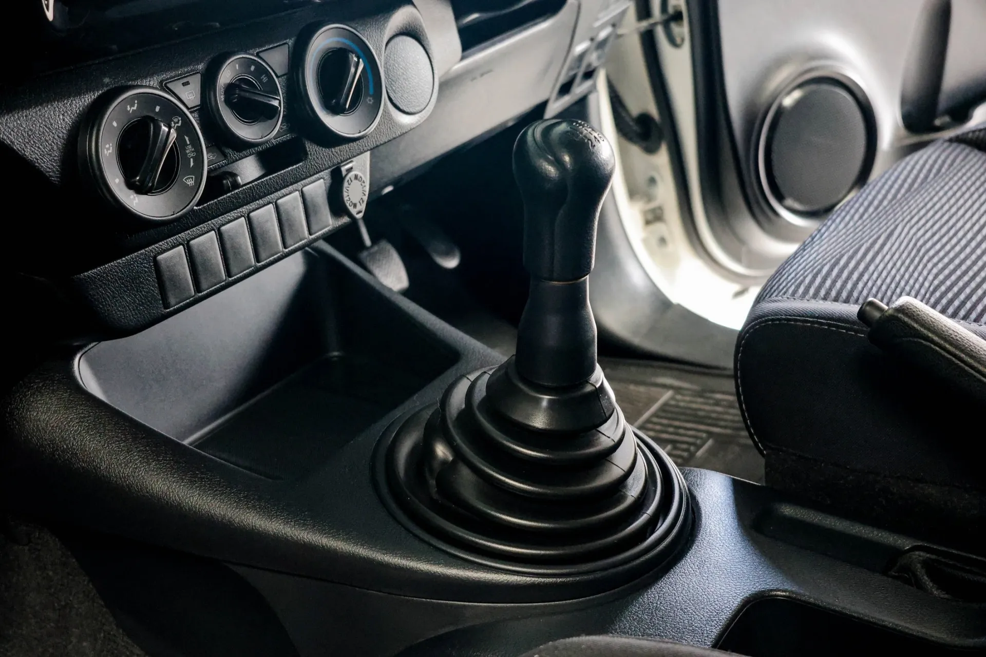 REVO SMART CAB 2.4 Z Edition 2020 MT #2ฒส-9141 - Image 14
