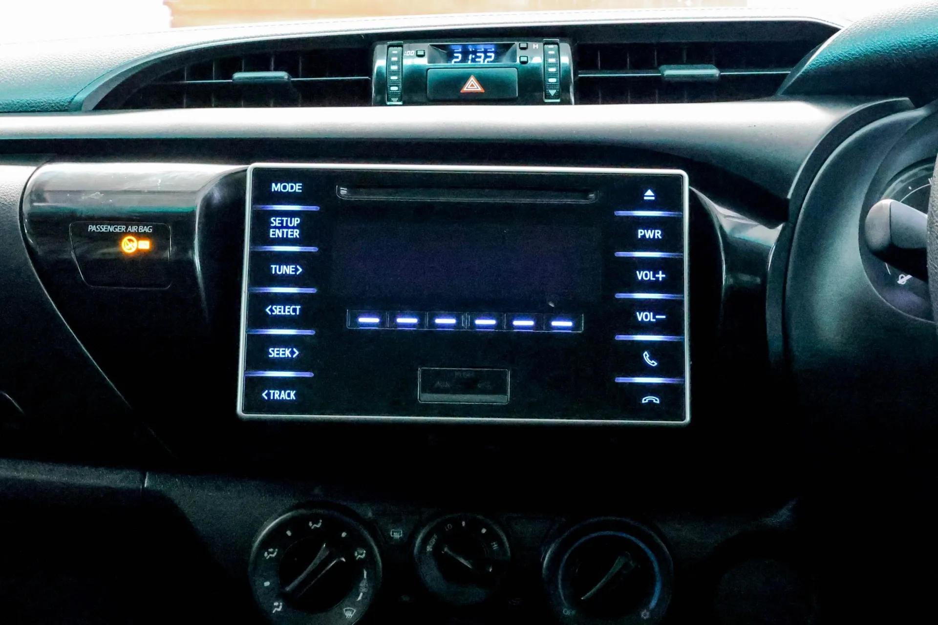 REVO SMART CAB 2.4 Z Edition 2020 MT #2ฒส-9141 - Image 15
