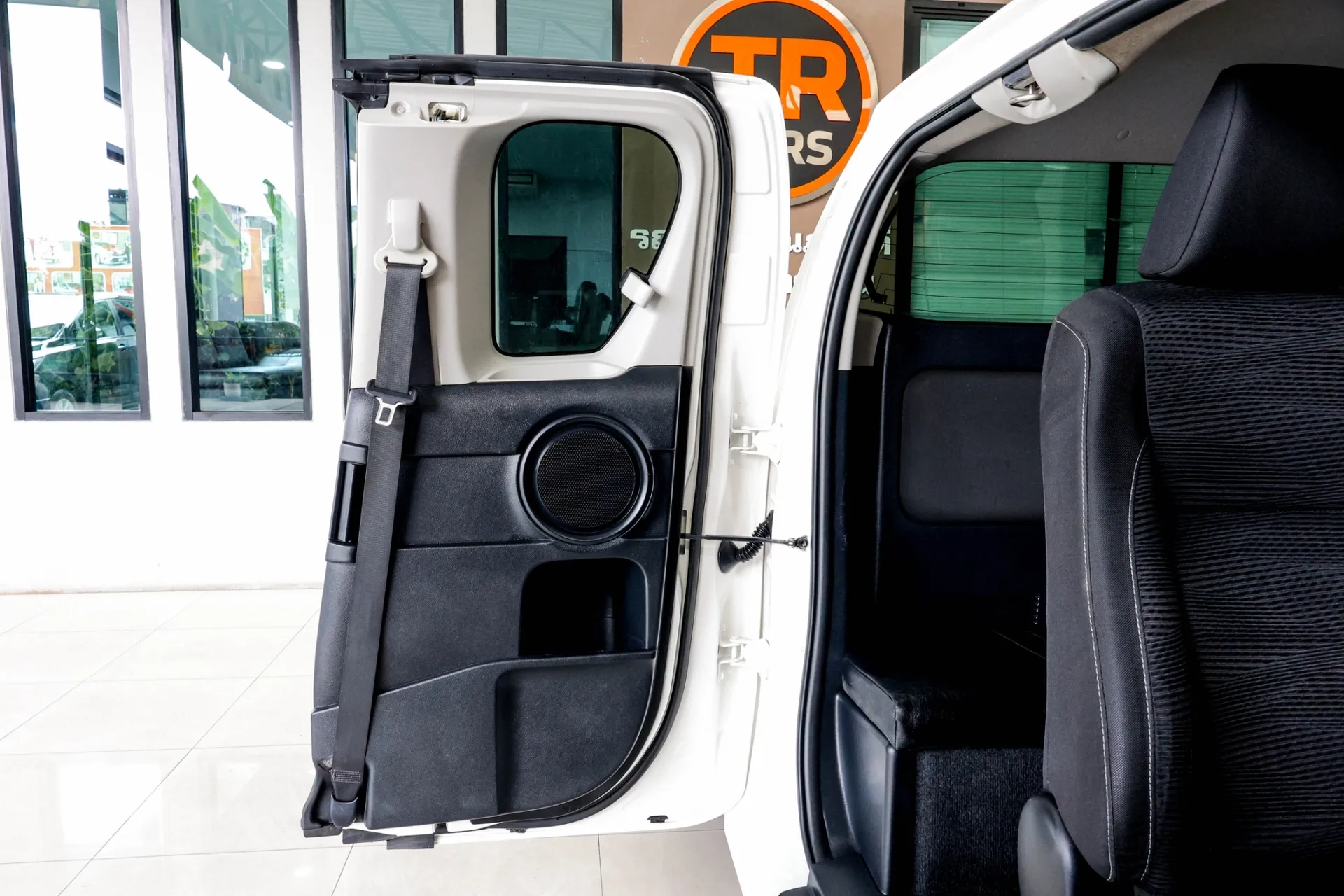 REVO SMART CAB 2.4 Z Edition 2020 MT #2ฒส-9141 - Image 21