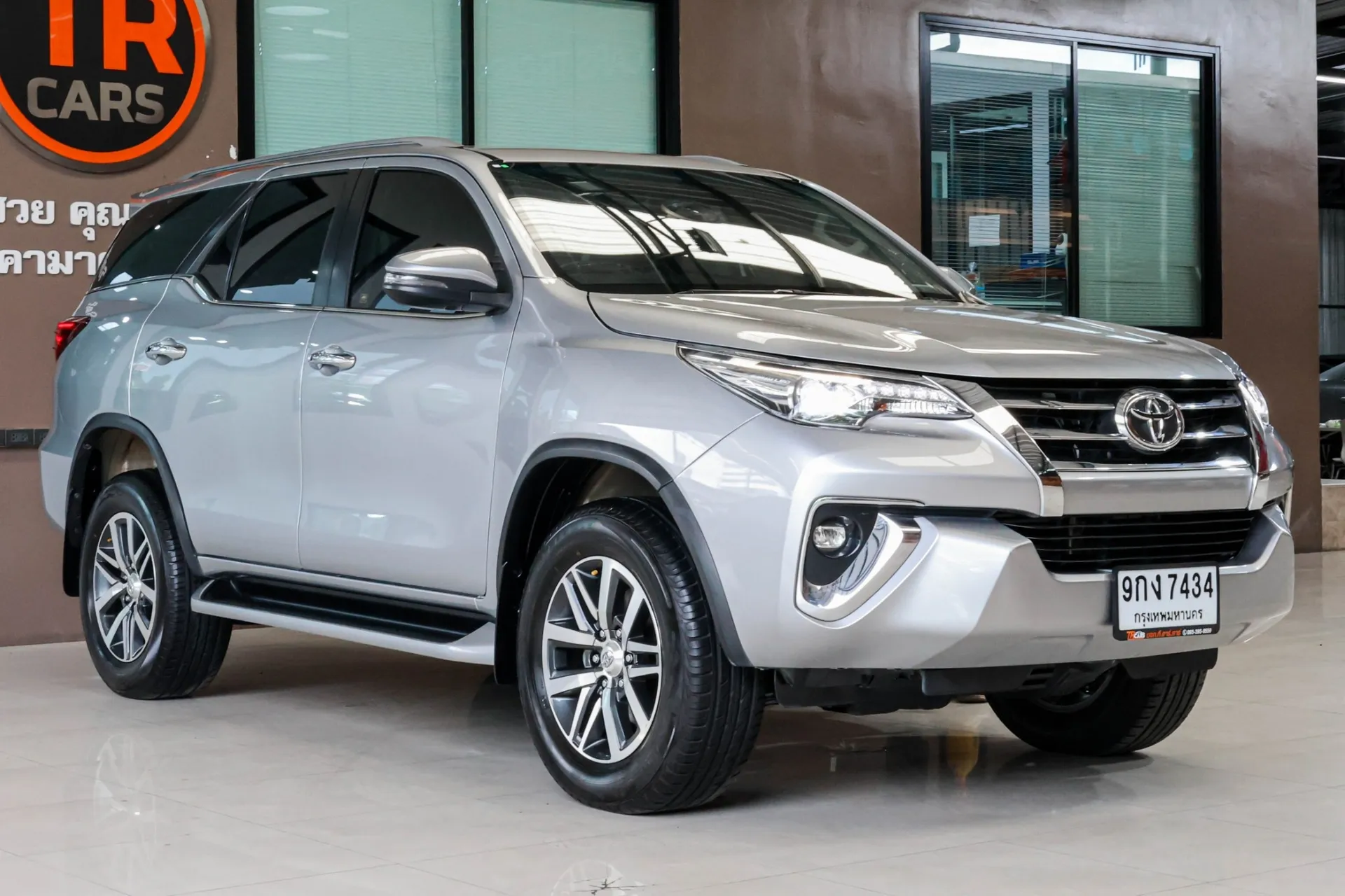 TOYOTA FORTUNER 2.4 V 2019