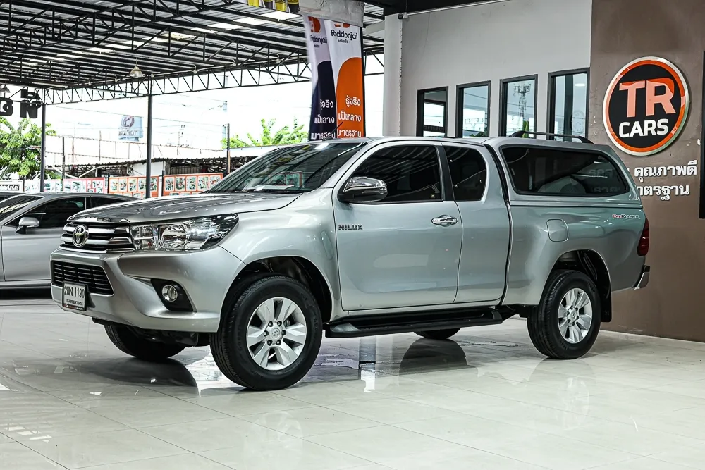 TOYOTA REVO SMART CAB 2.4 E PRERUNNER 2017 AT