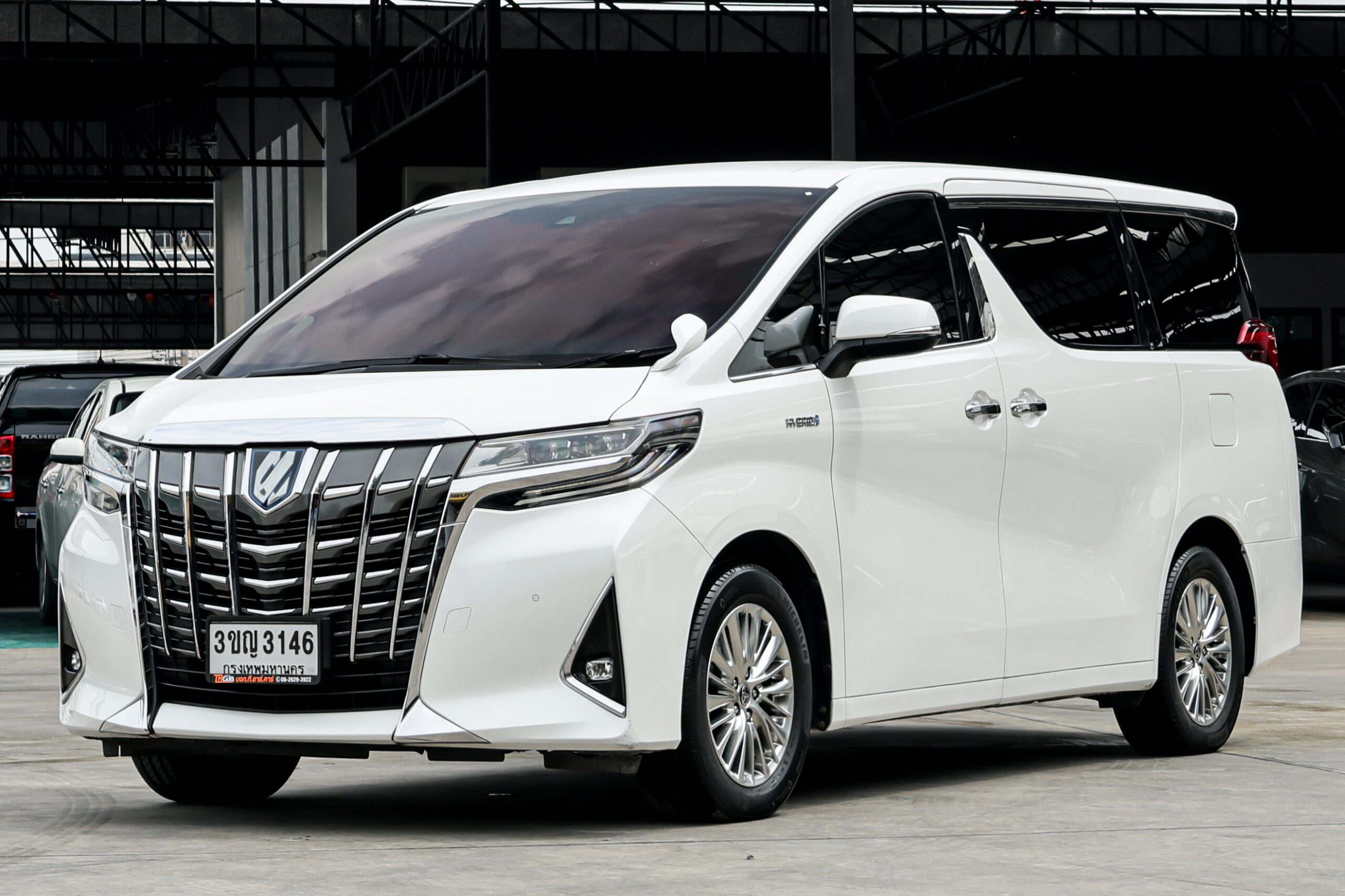 ALPHARD Hybrid มือสอง
