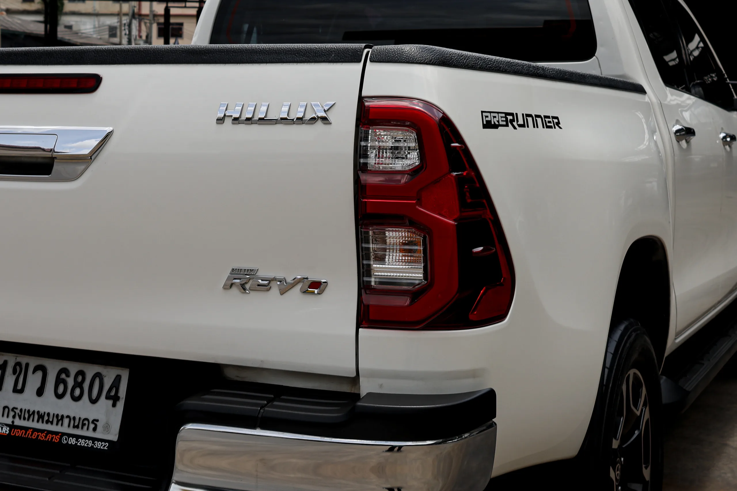 2020 Toyota HILUX REVO 2.4 DOUBLE CAB Prerunner Mid Double Cab Pickup - Image 8