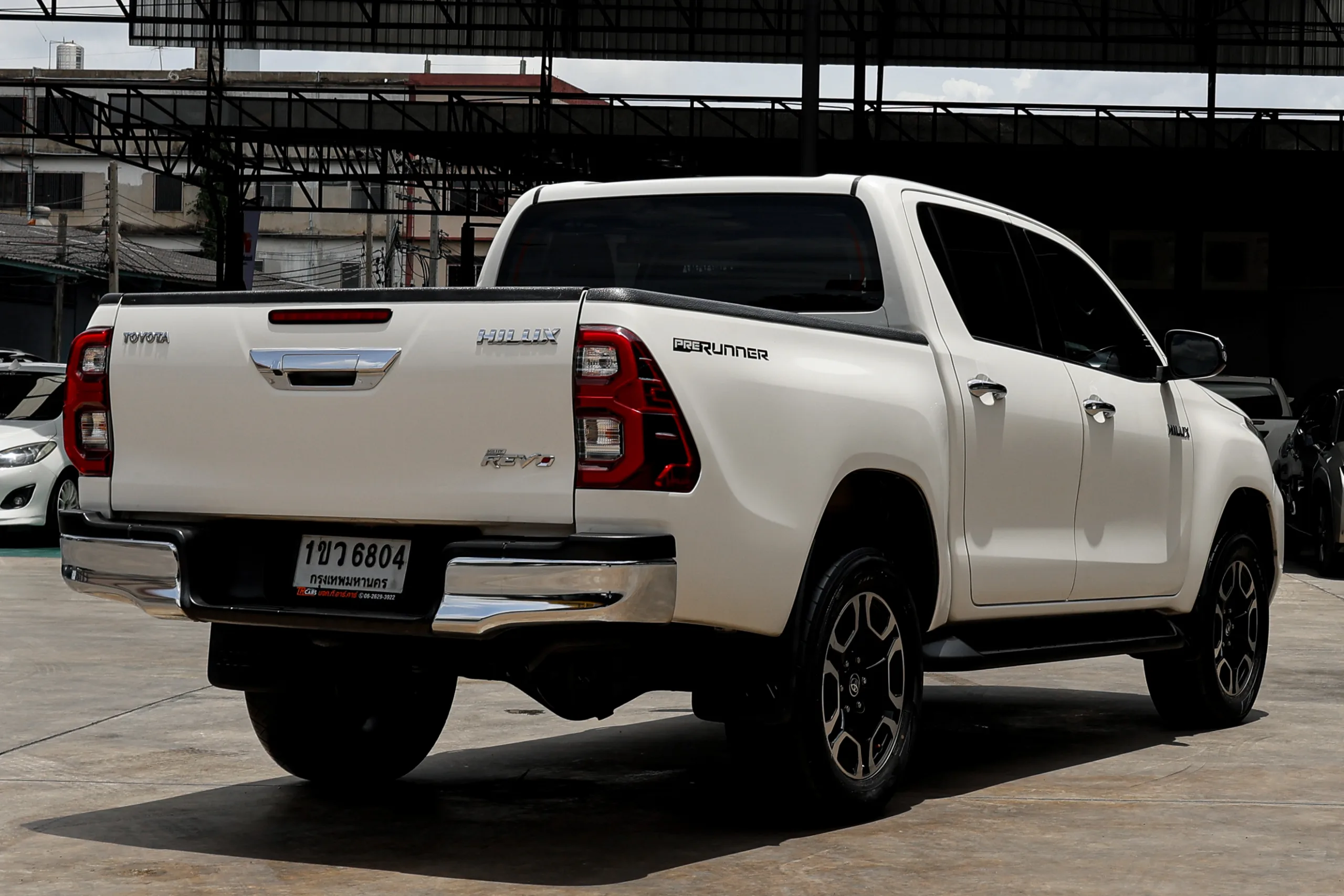 2020 Toyota HILUX REVO 2.4 DOUBLE CAB Prerunner Mid Double Cab Pickup - Image 5