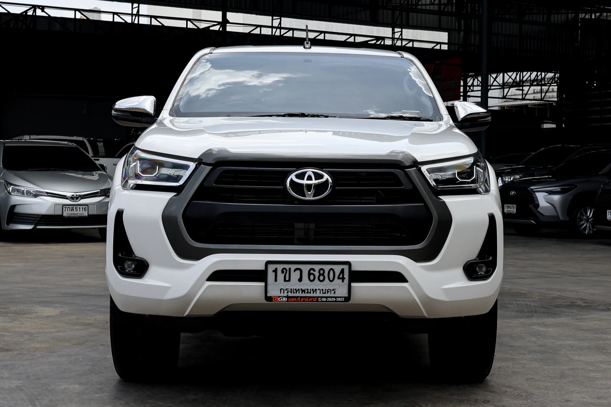 2020 Toyota HILUX REVO 2.4 DOUBLE CAB Prerunner Mid Double Cab Pickup - Image 6