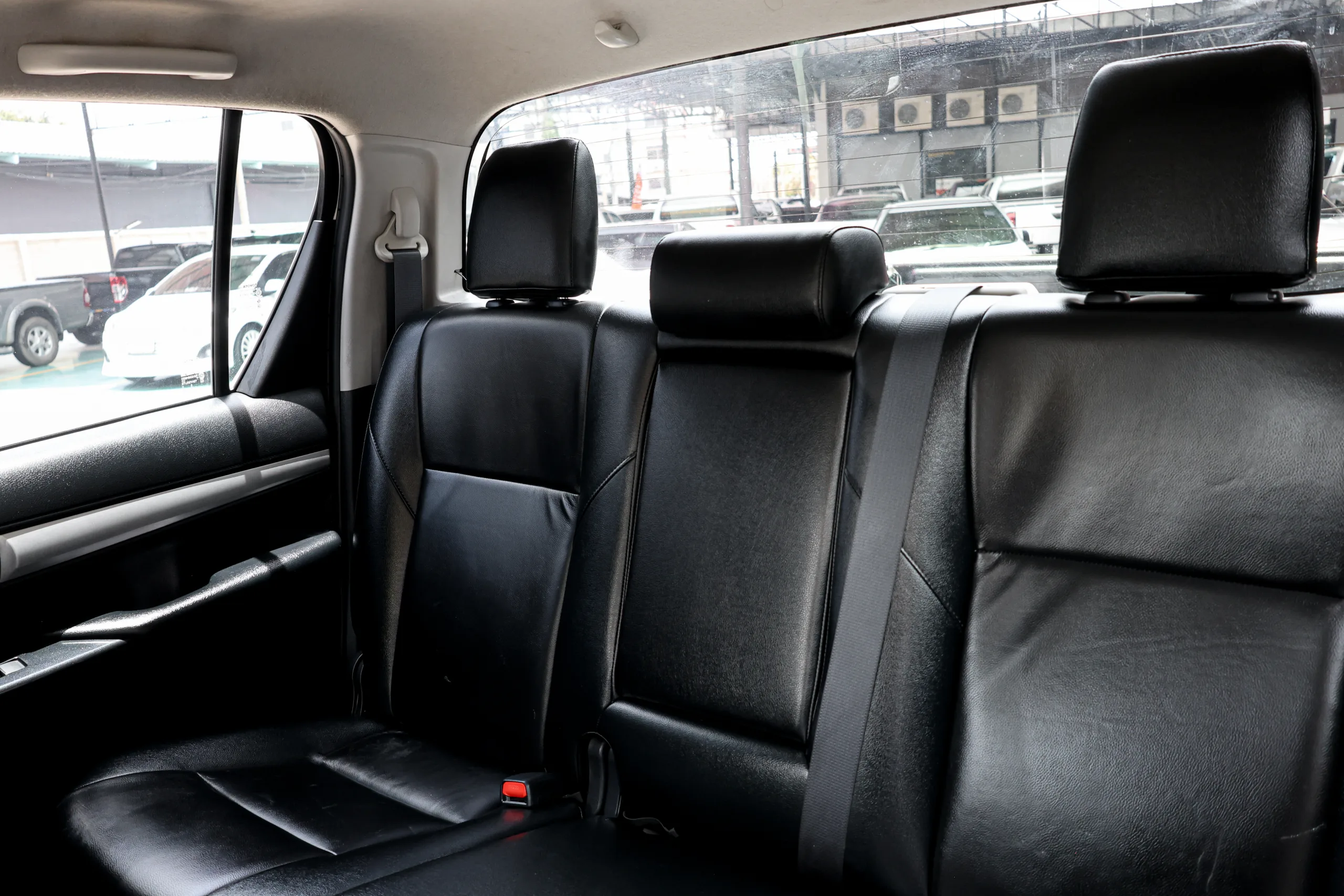 2020 Toyota HILUX REVO 2.4 DOUBLE CAB Prerunner Mid Double Cab Pickup - Image 24