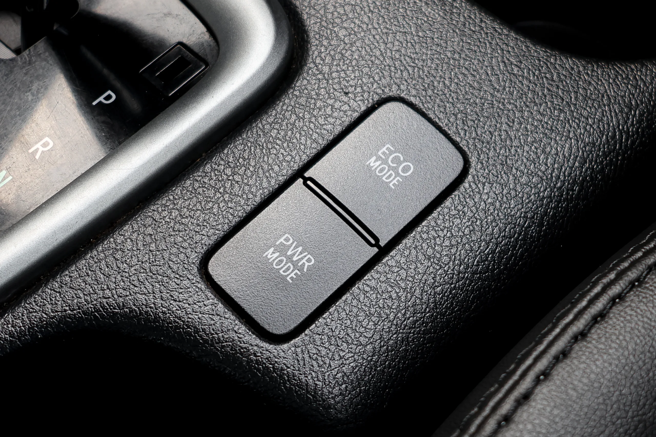 2020 Toyota HILUX REVO 2.4 DOUBLE CAB Prerunner Mid Double Cab Pickup - Image 15