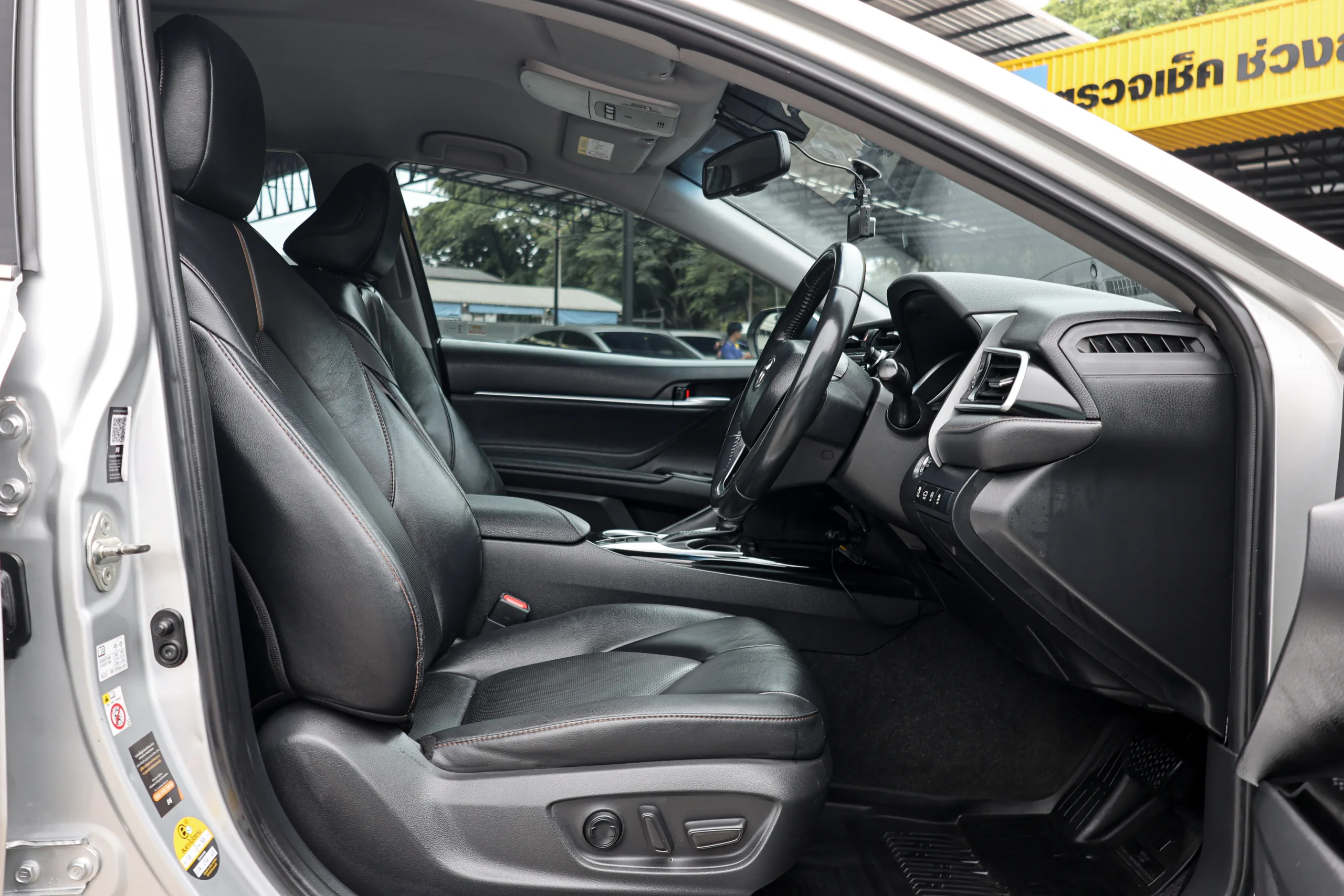 2019 Toyota CAMRY 2.0 (ปี 18-24) G Sedan - Image 27