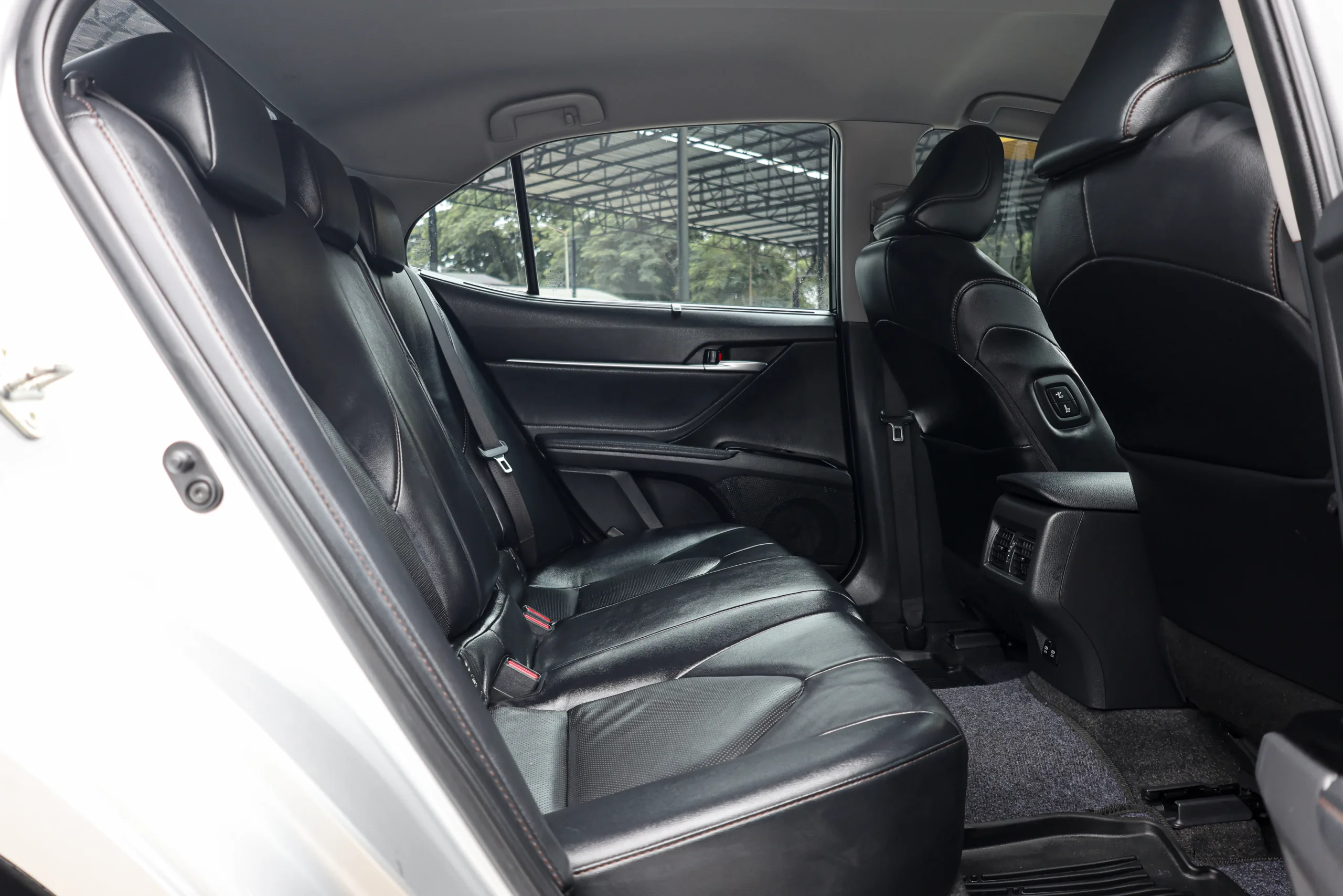 2019 Toyota CAMRY 2.0 (ปี 18-24) G Sedan - Image 25