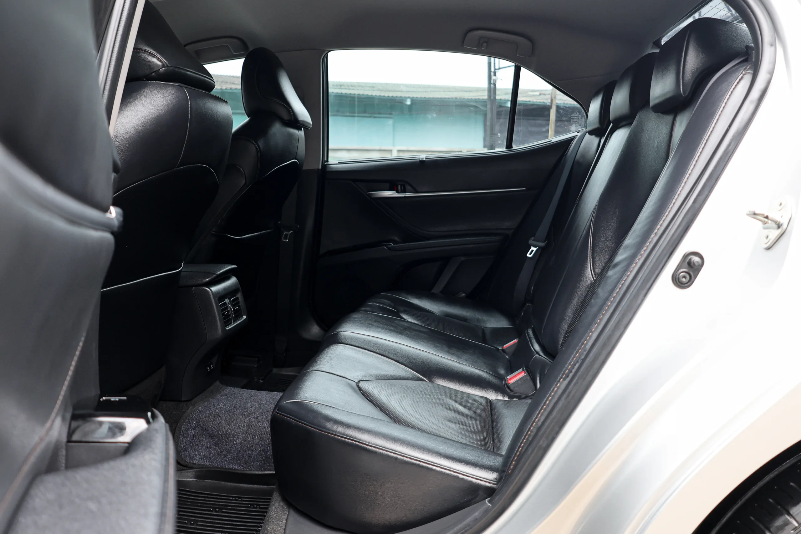 2019 Toyota CAMRY 2.0 (ปี 18-24) G Sedan - Image 21