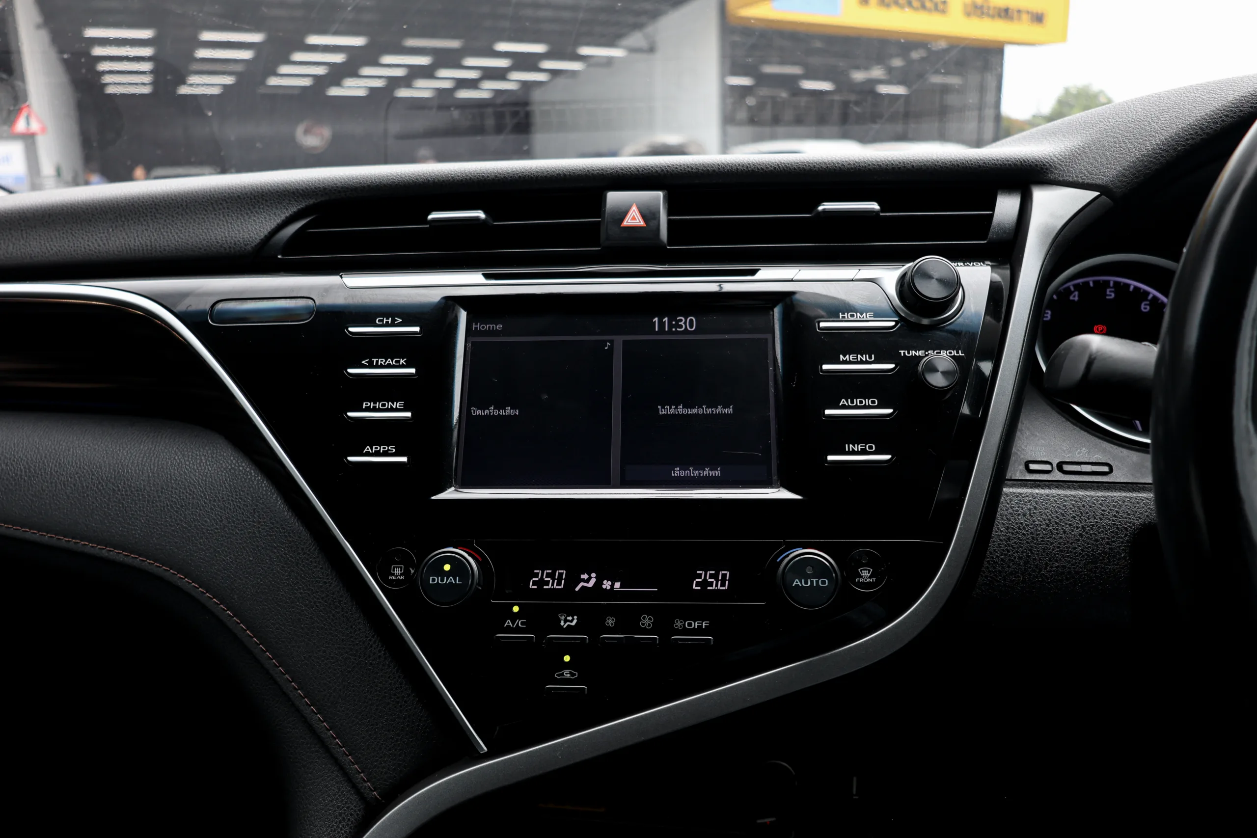 2019 Toyota CAMRY 2.0 (ปี 18-24) G Sedan - Image 10