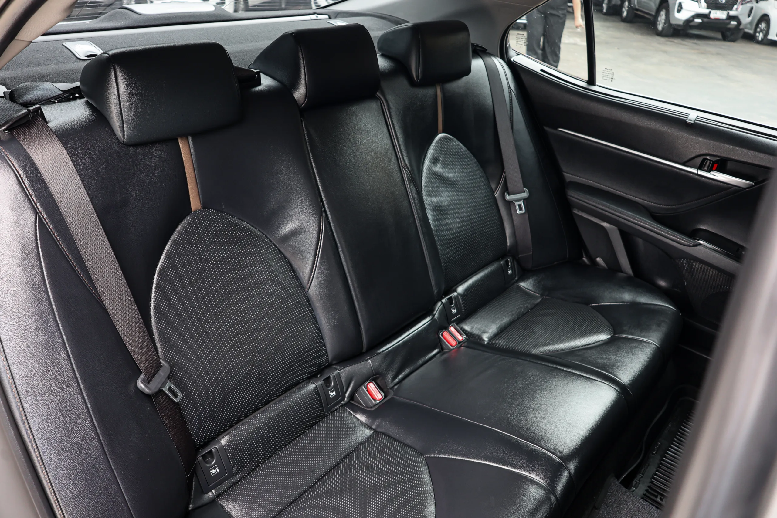 2019 Toyota CAMRY 2.0 (ปี 18-24) G Sedan - Image 22