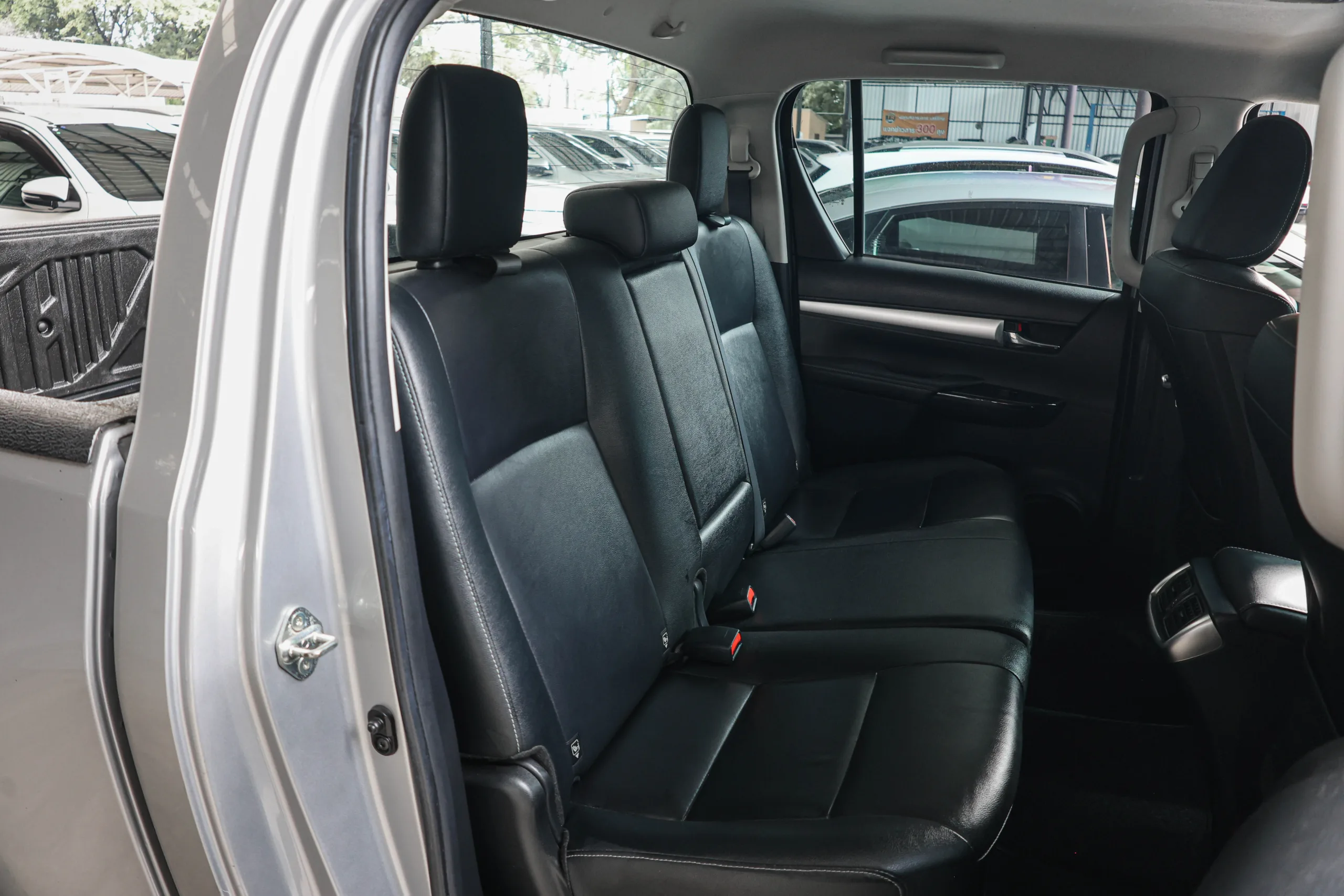 2019 Toyota HILUX REVO 2.4 Double Cab G Prerunner Double Cab Pickup - Image 33